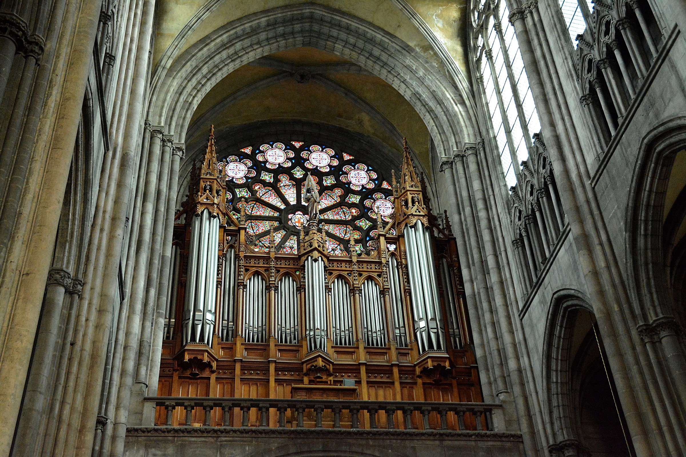 Cattedrale di Clermont Ferrand...