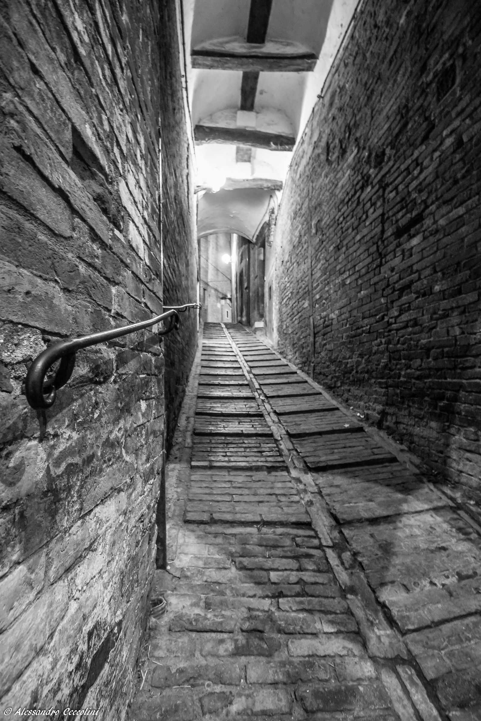 Characteristic alley - Urbino -...