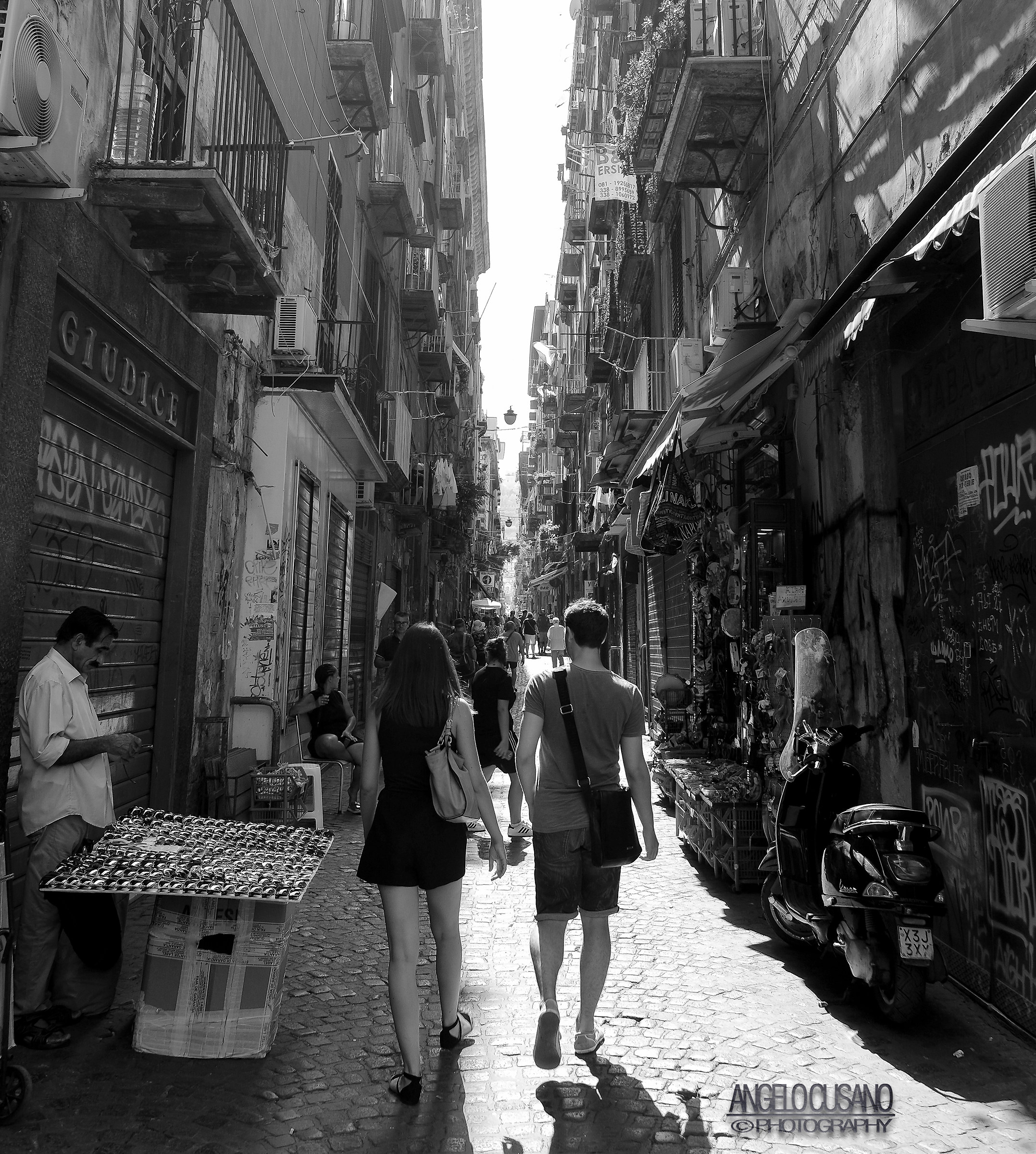 the particularity of the alleys of Naples...