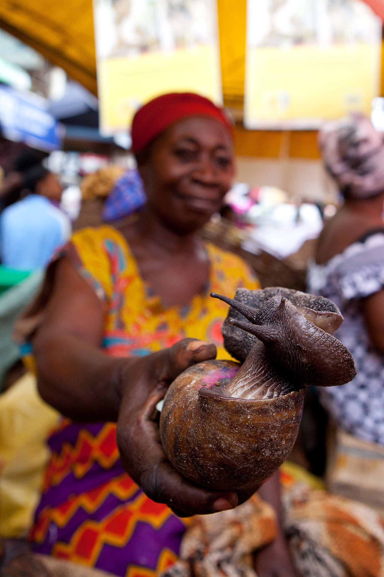 Venditrice di lumache, Kumasi, Ghana...