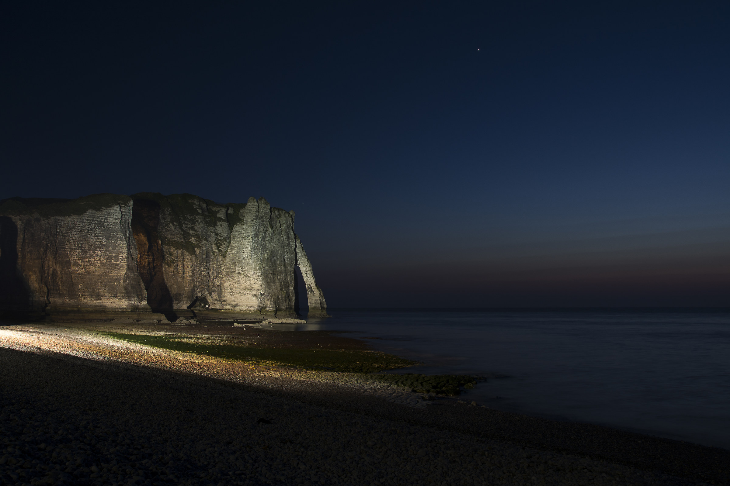 Etretat - Cliffs by night...