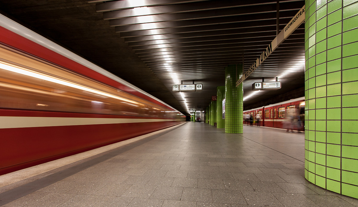 U-Bahn Weisser Turm...