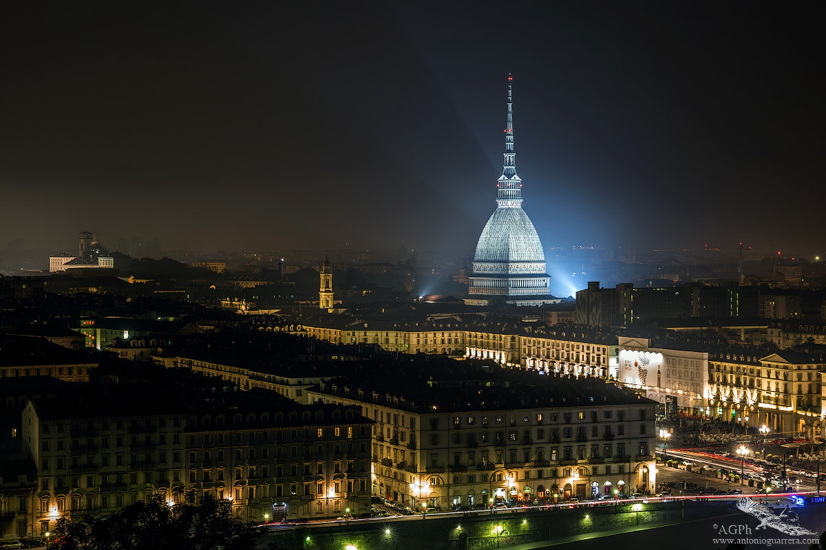 Turin by night...