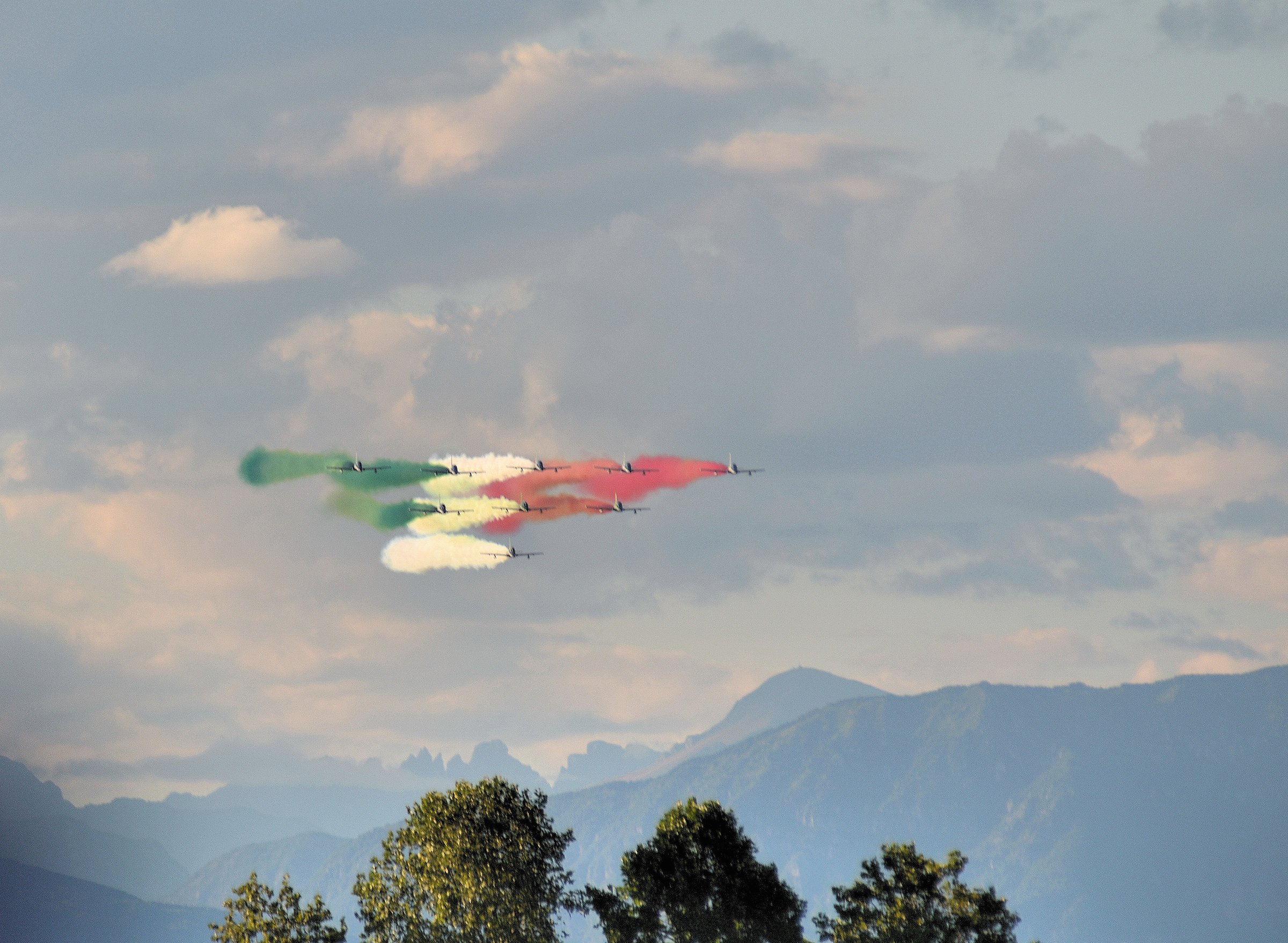 the tricolor in the sky...