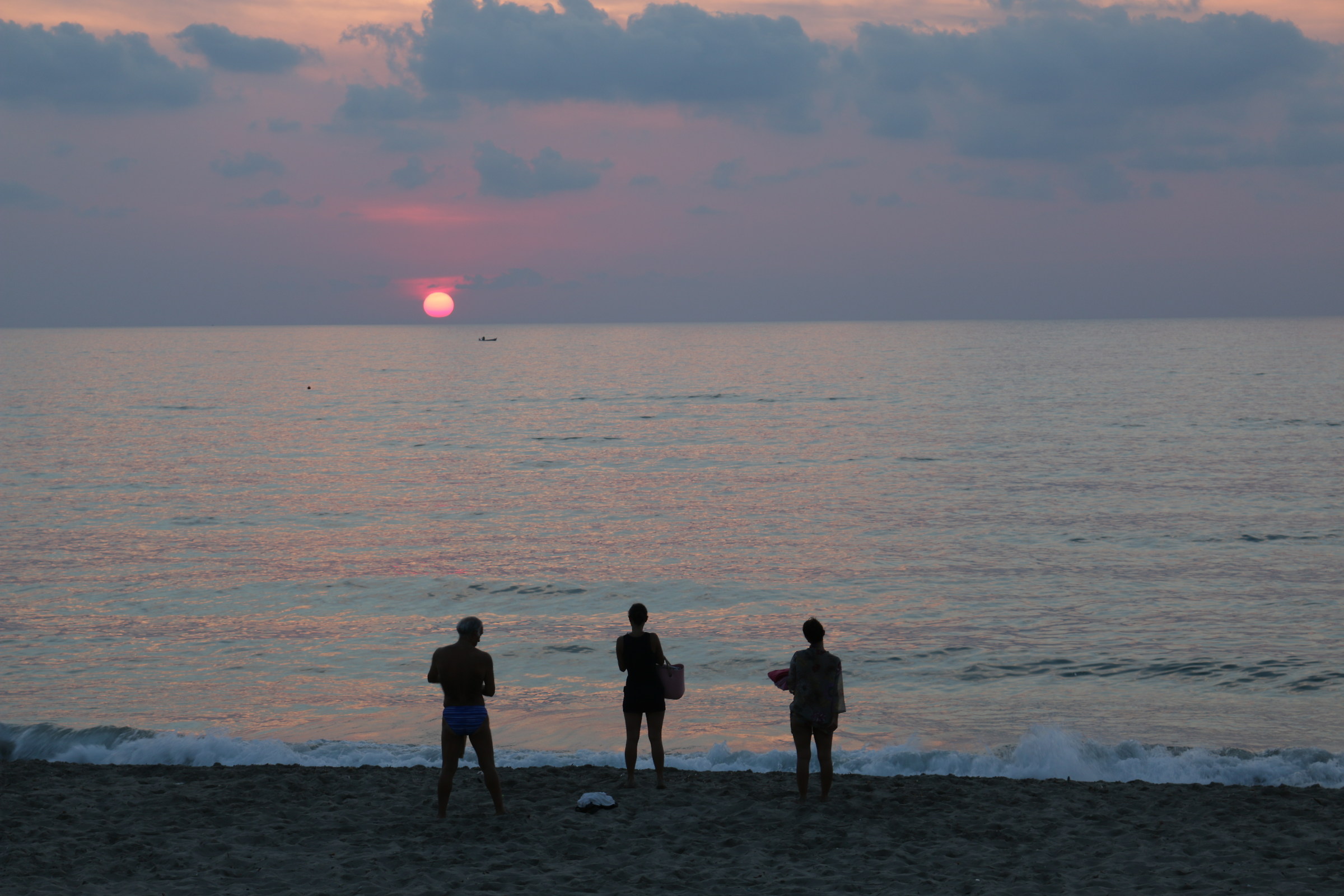 Sagome al tramonto...