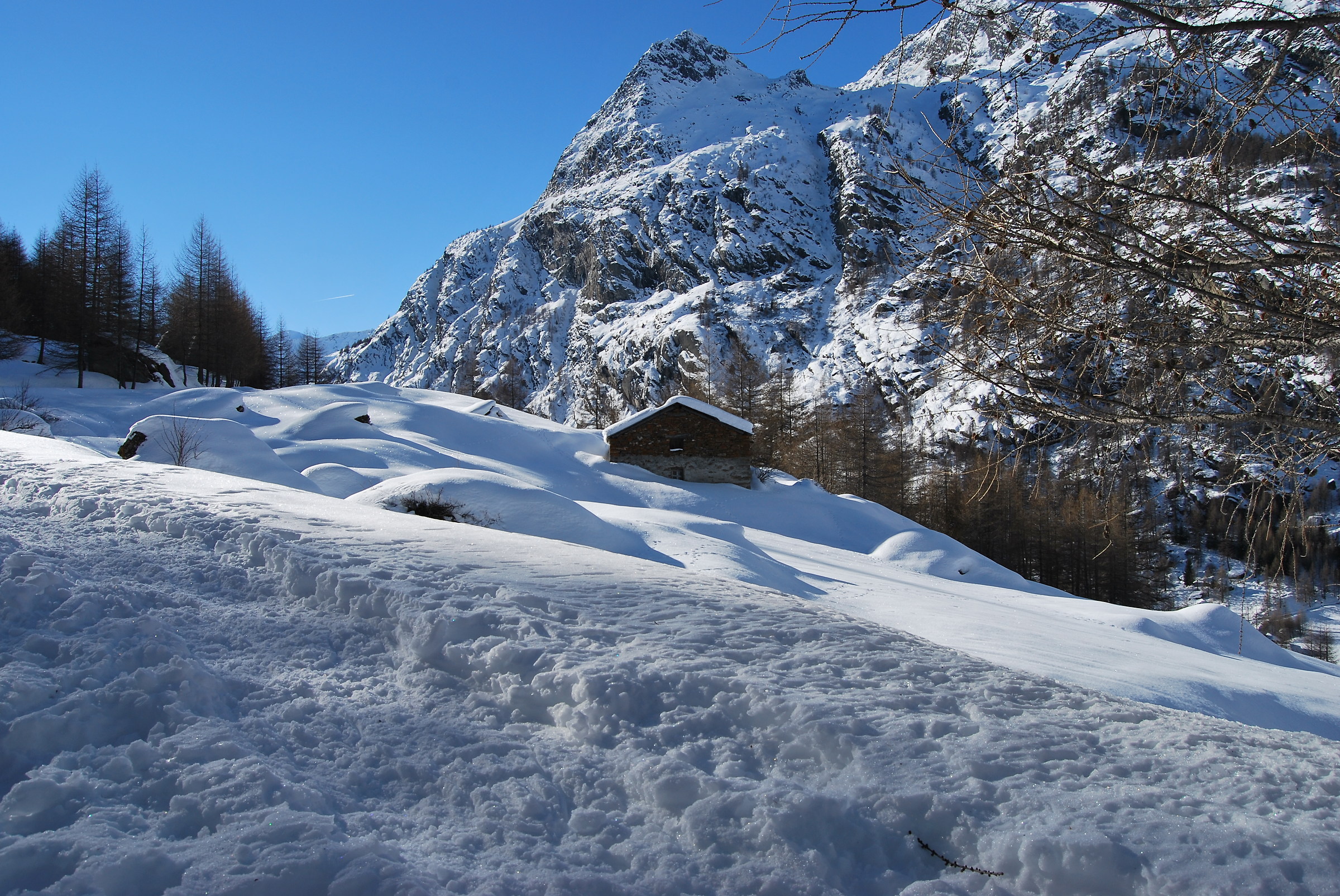 Abbondante nevicata (Valle d'Aosta)...