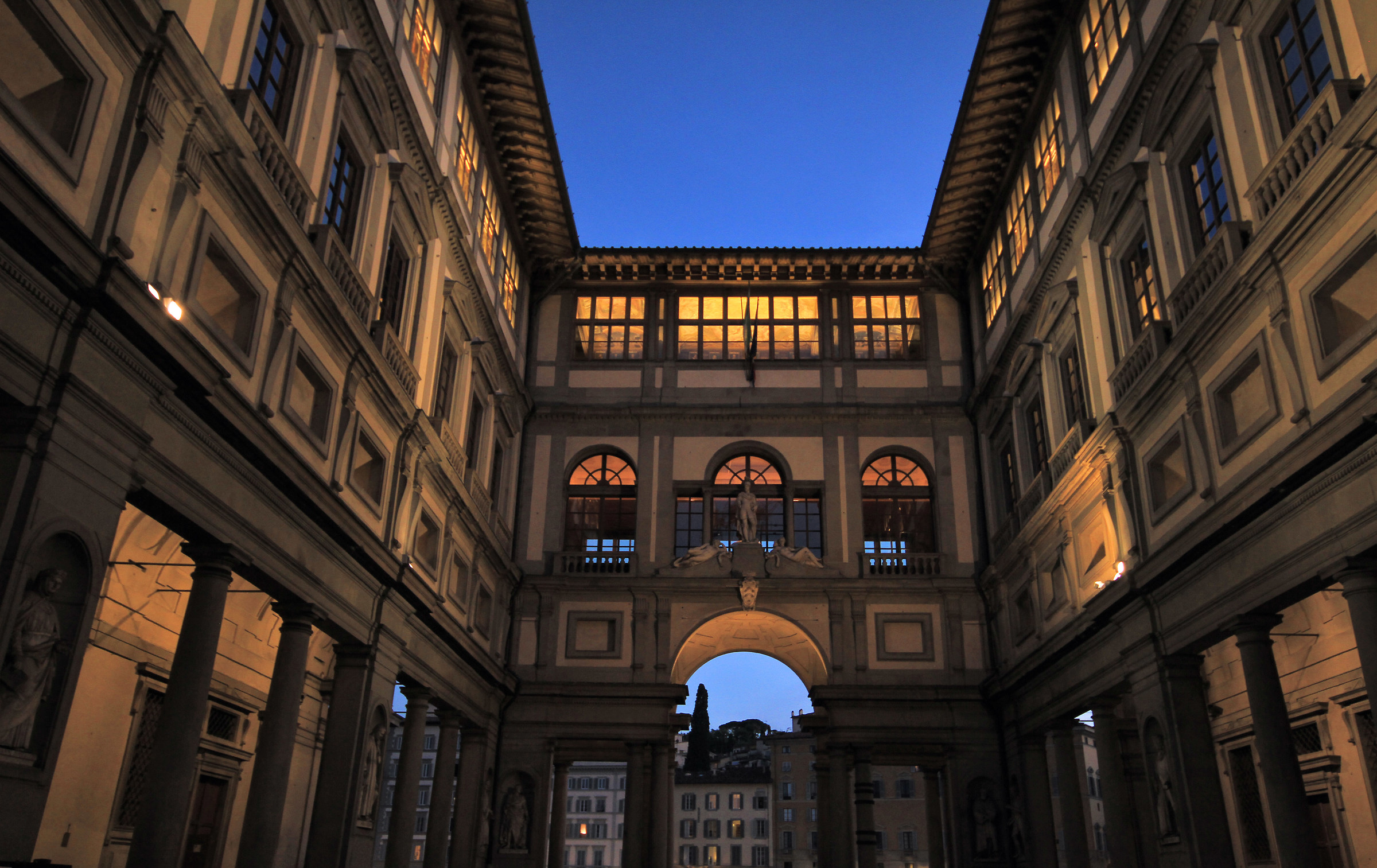 Uffizi by night...