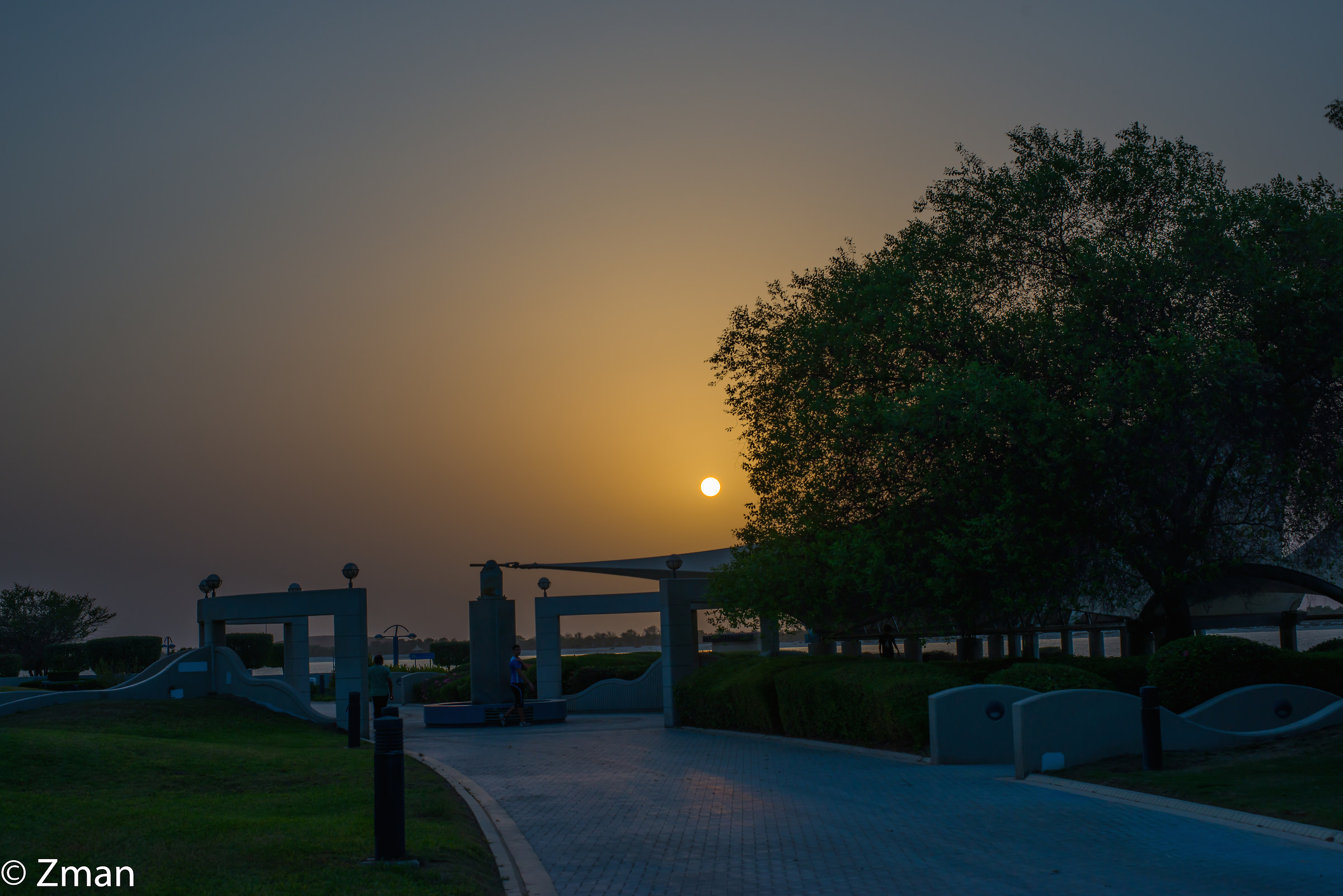 Abu Dhabi Promenade...