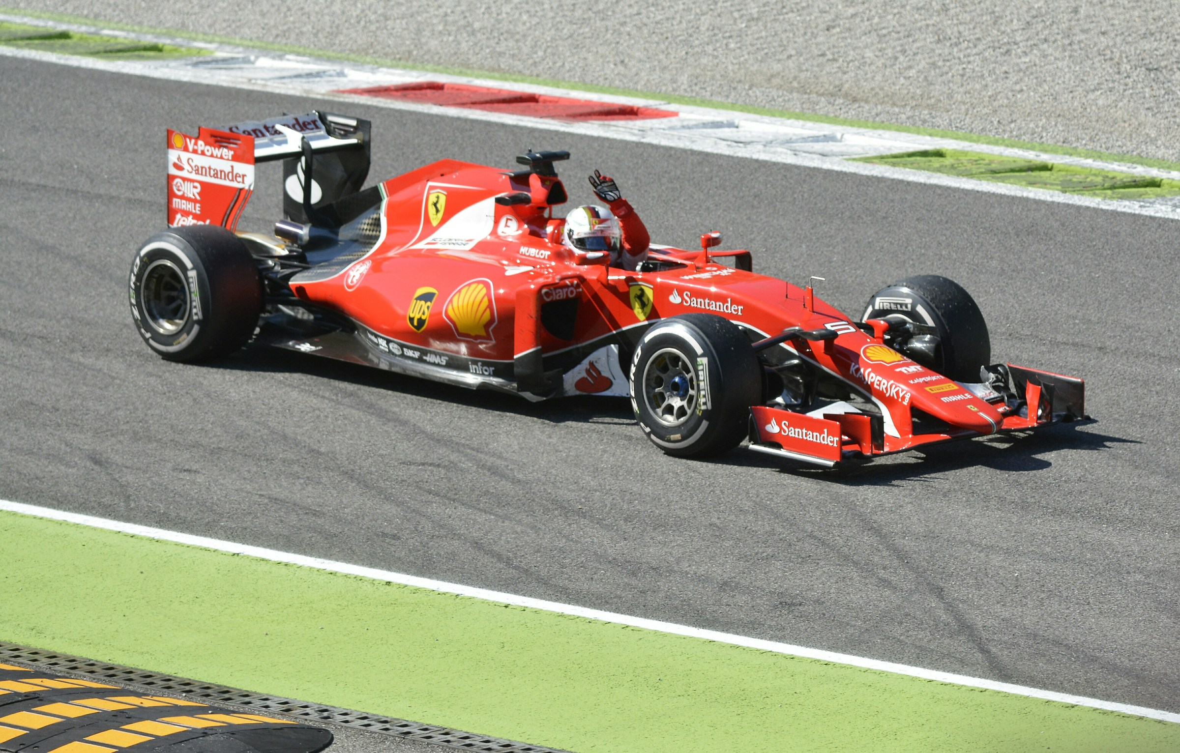 Vettel 01...
