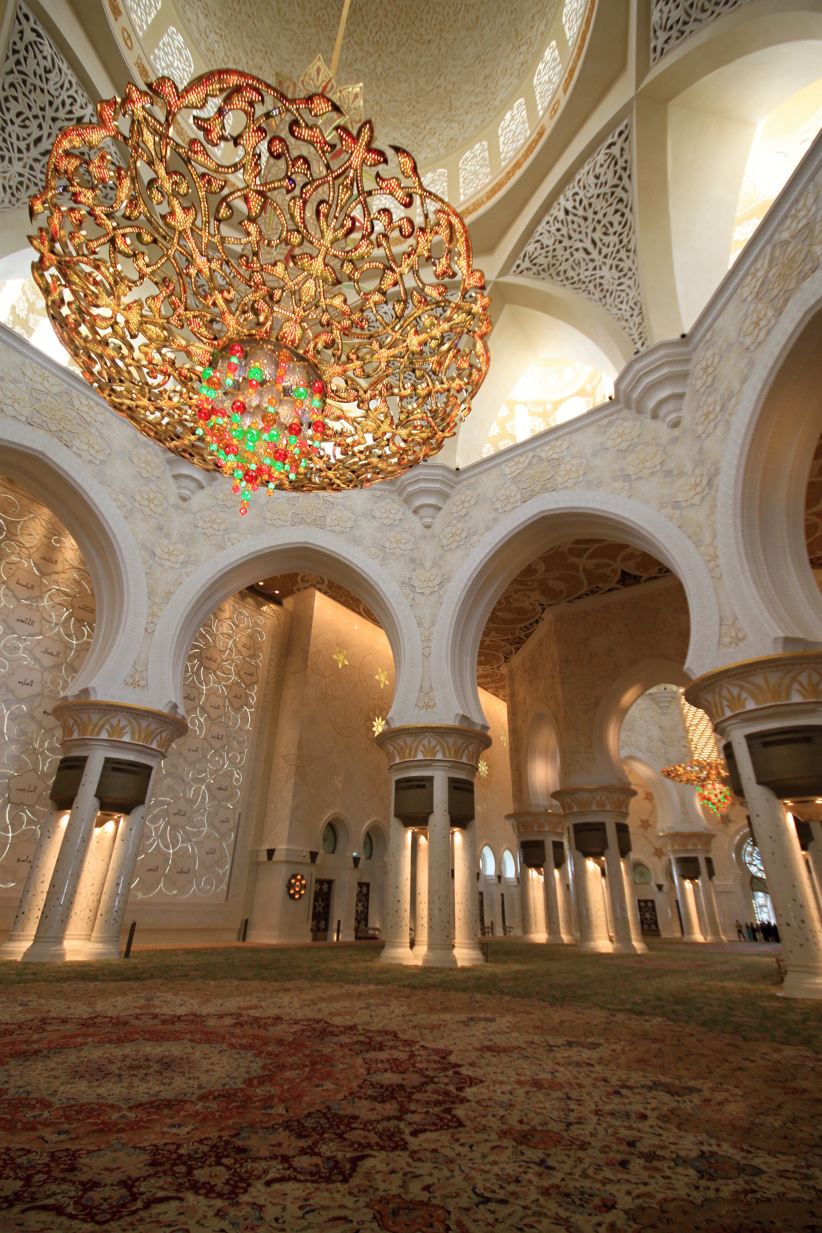 Chandelier in the Sheikh Zayed Grand Mosque...