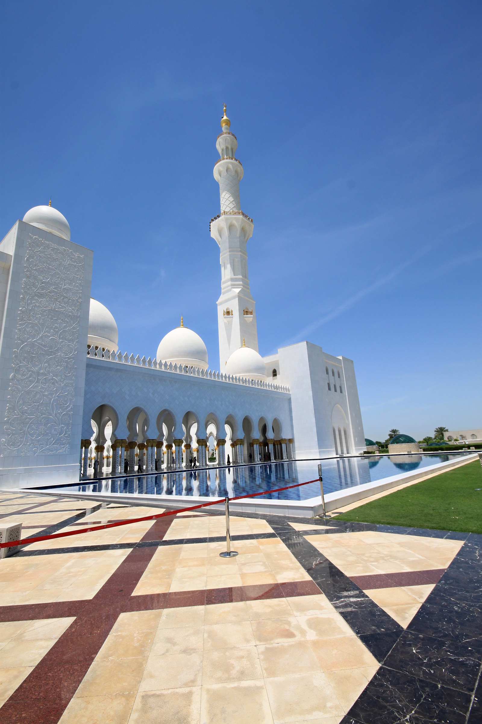 New perspective of the Sheikh Zayed Grand Mosque...