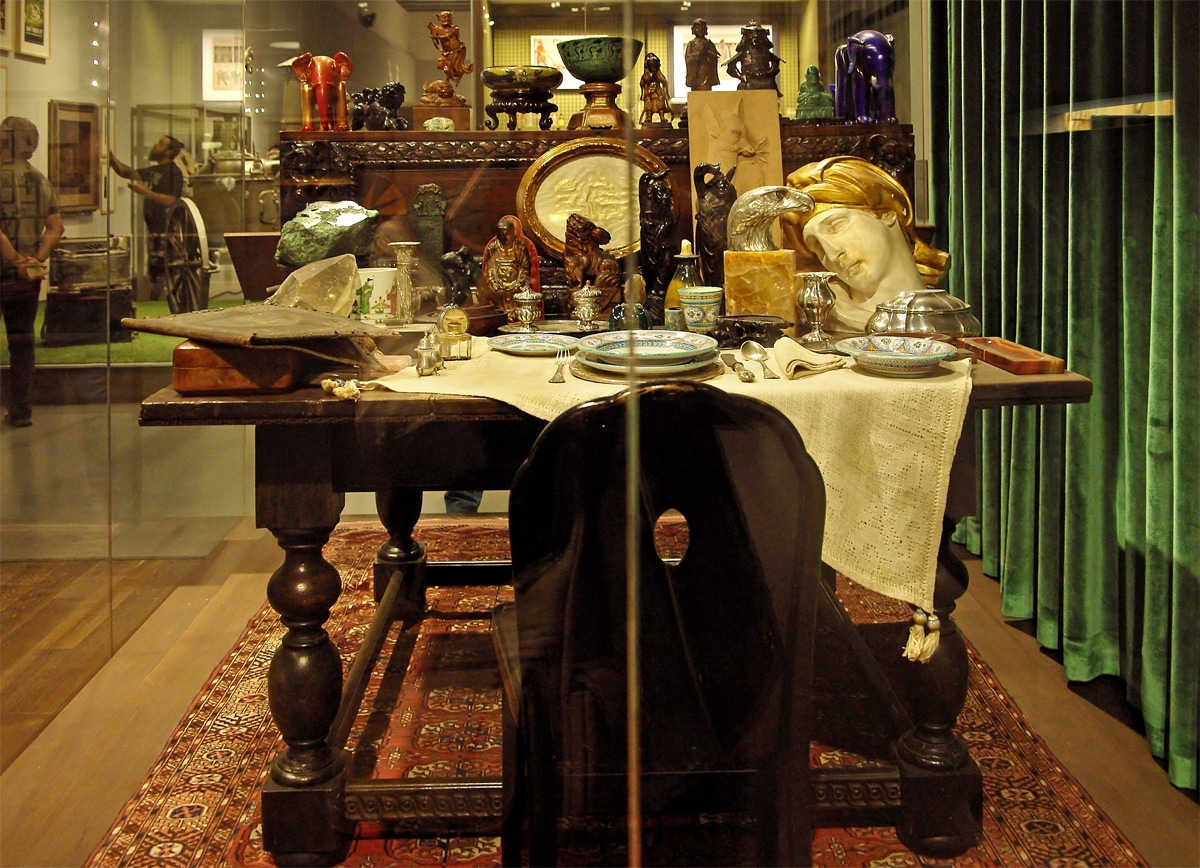 The desk of the poet - Arts and Foods at the Triennale...