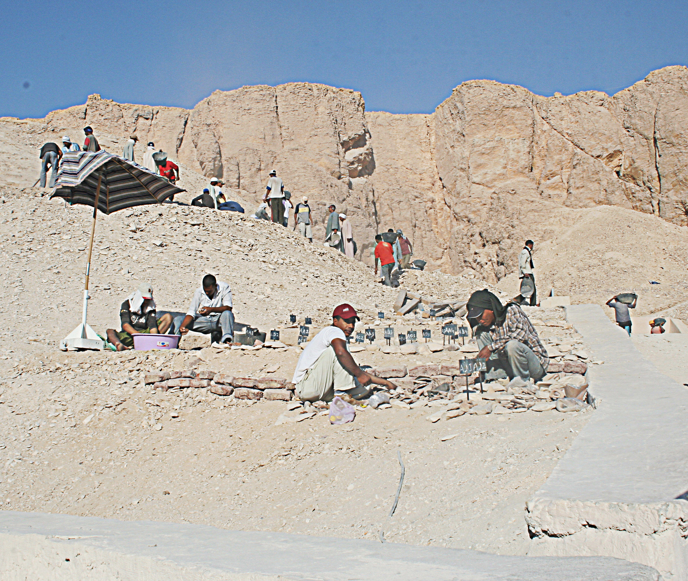 boys at work in the Valley of Giza...