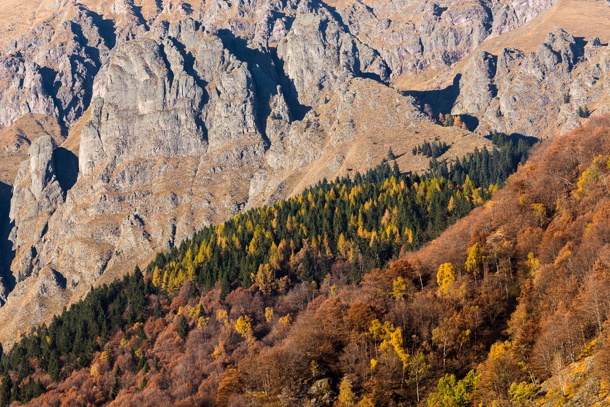 Autumn on the slopes of Pizzo Tre Signori ......