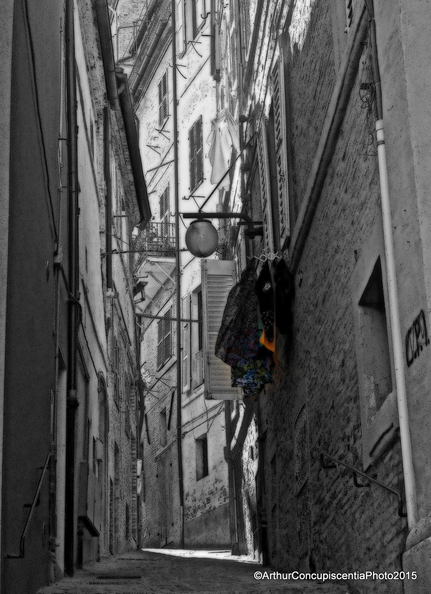 vicolo cassini macerata...