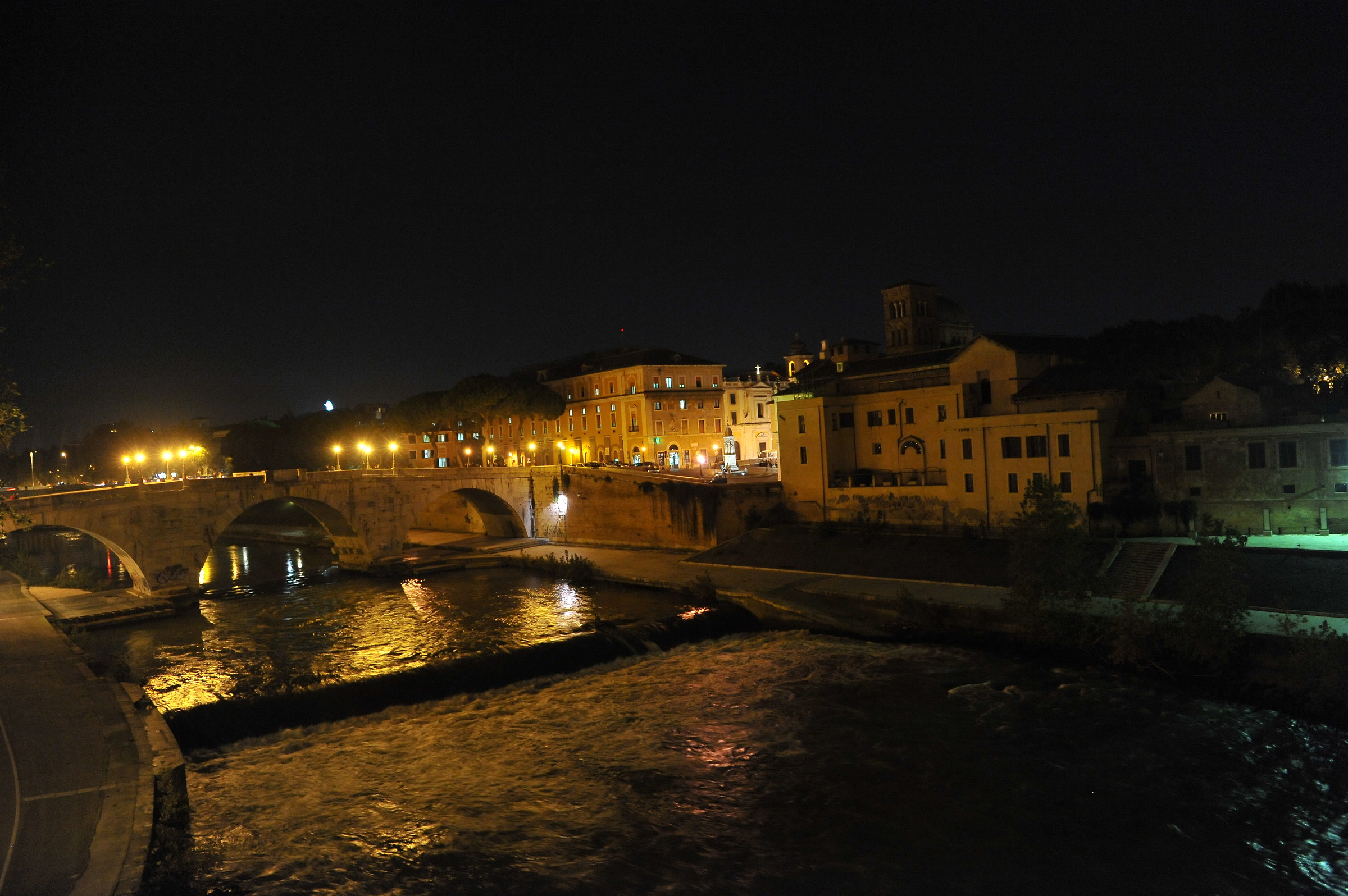 rome by night Tiber Island...