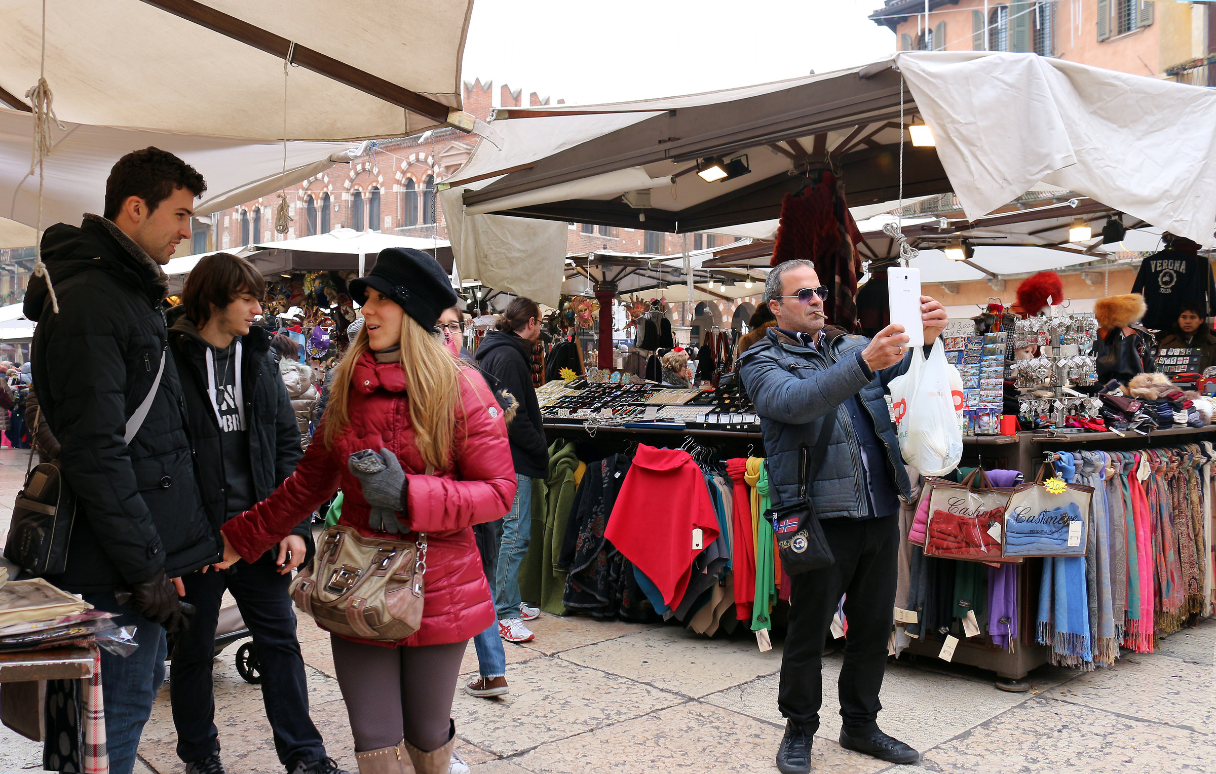 Verona: Piazza delle Erbe...