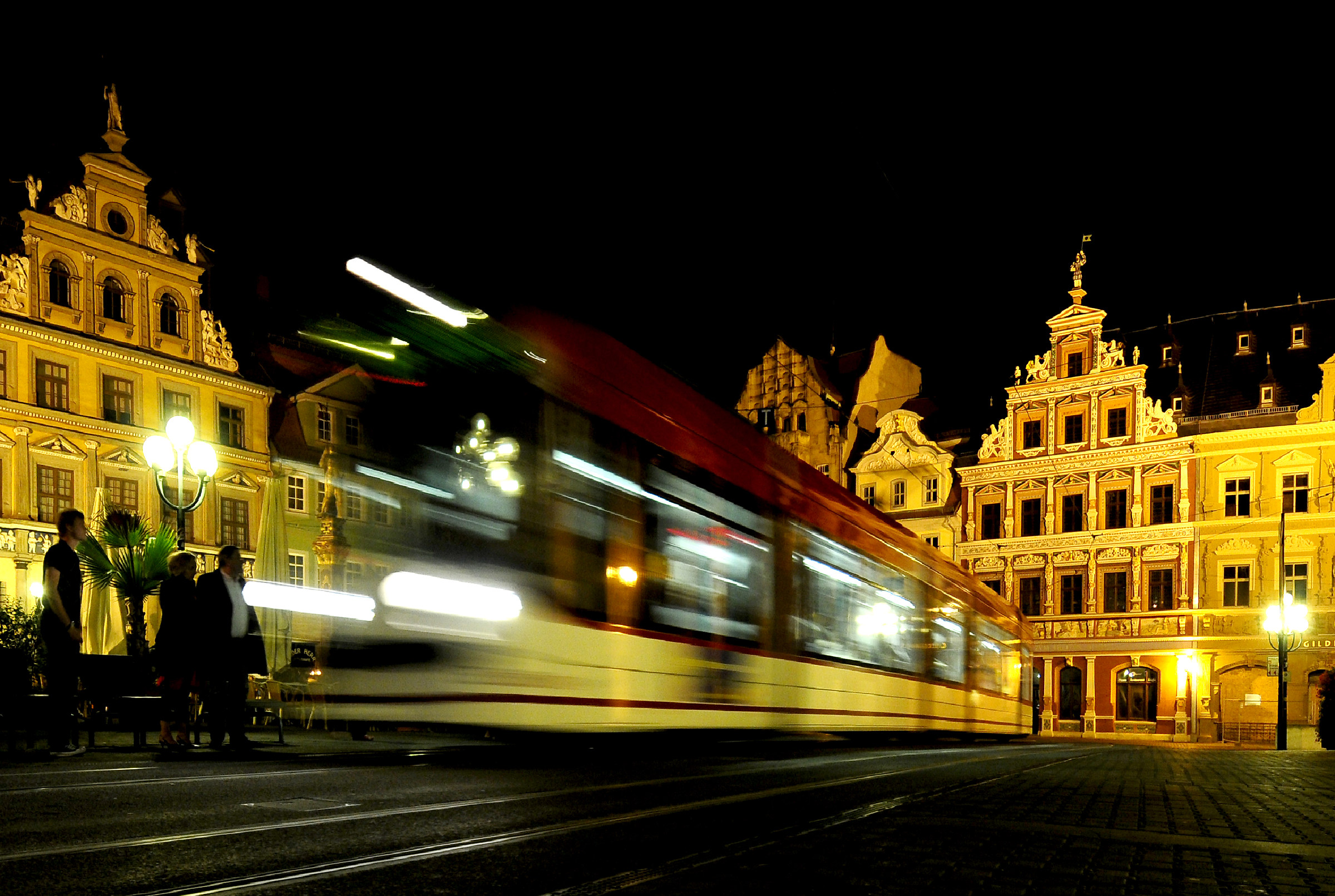 Aspettando il tram...