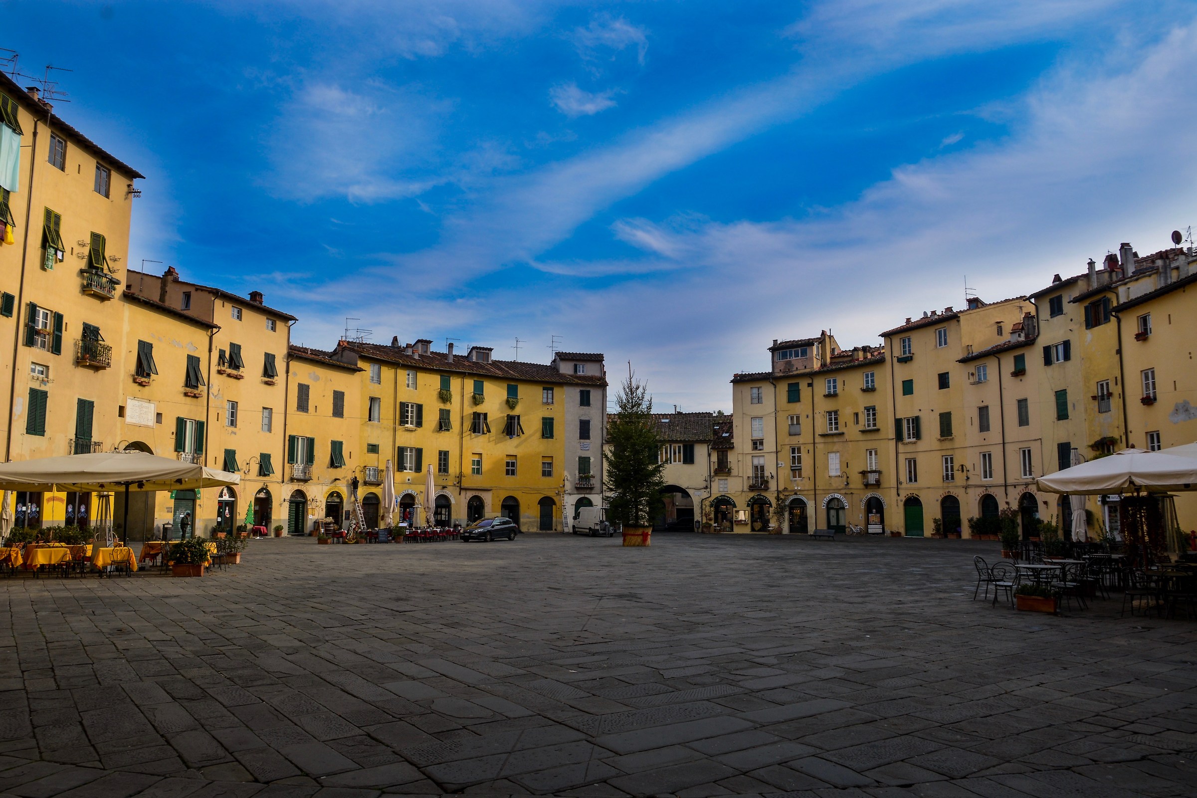 Piazza dell'Anfiteatro...