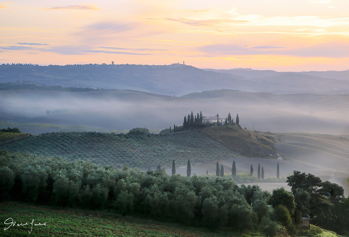 Sunrise on Podere Belvedere in Val d'Orcia...