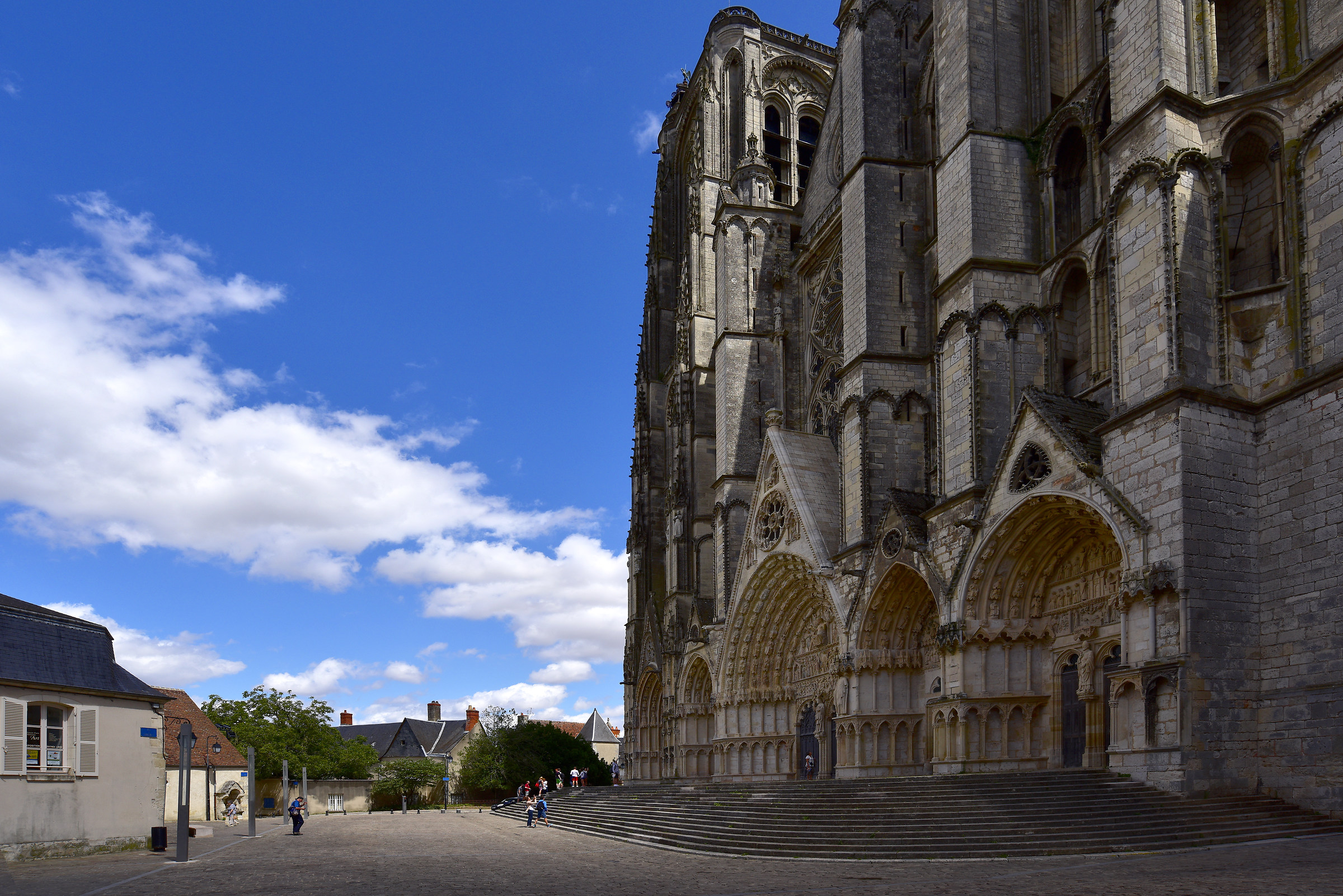 Bourges...