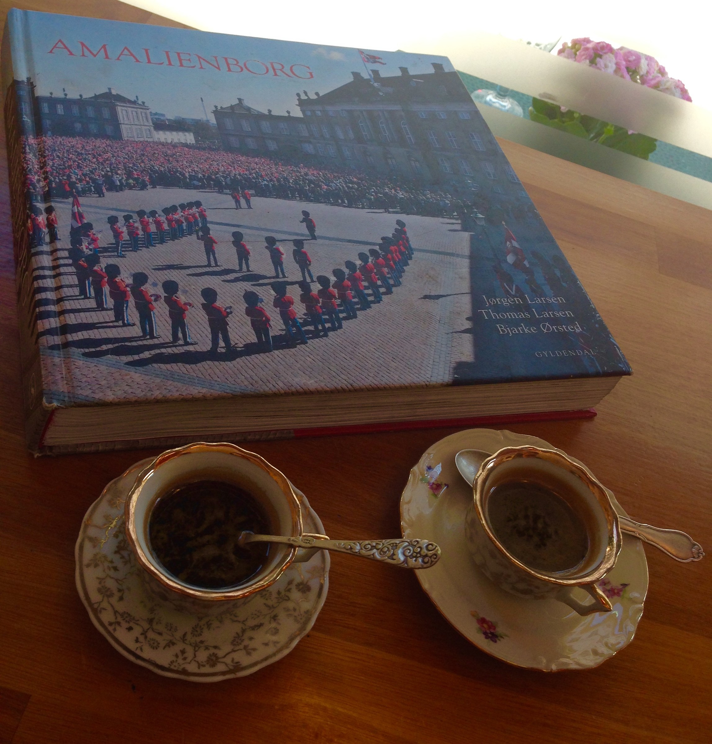 A coffee with Her Majesty...