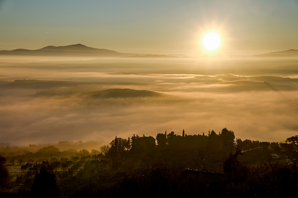 Val d'Orcia surrounded by fog - 2...