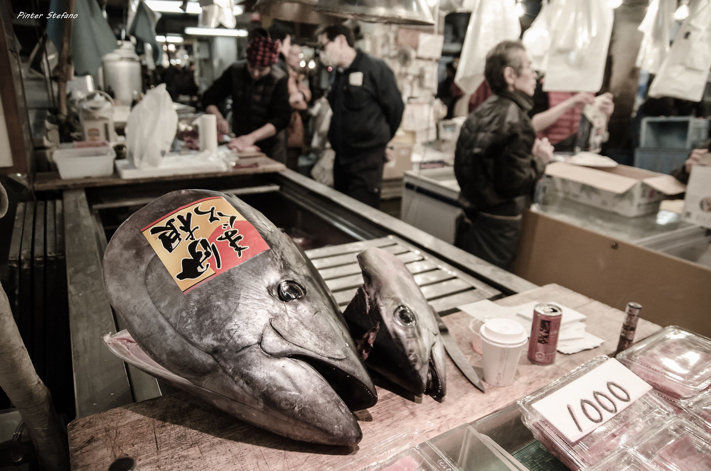 il mercato del pesce in una foto...
