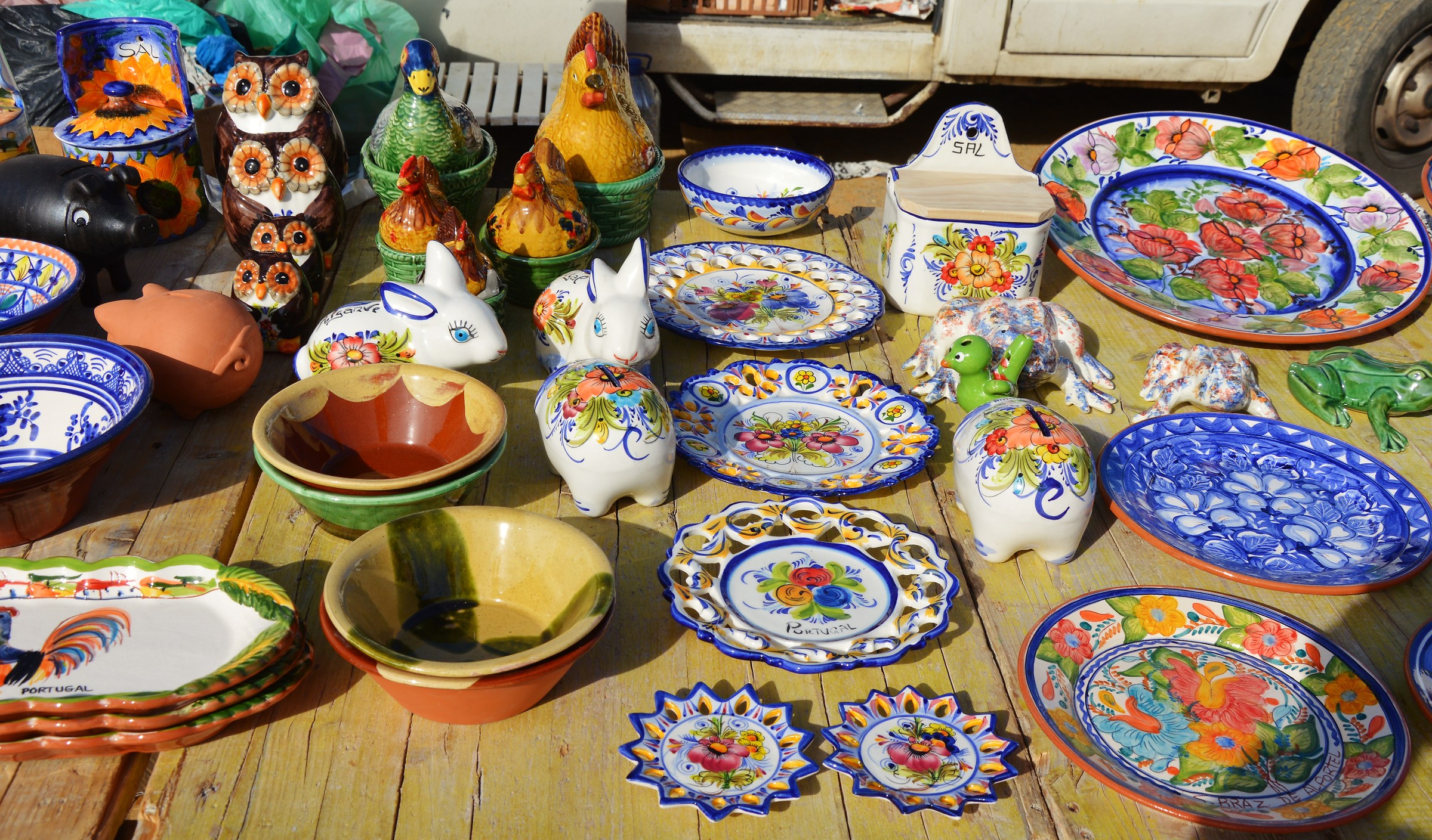 ceramiche al mercato di Vila Nova de Cacela...