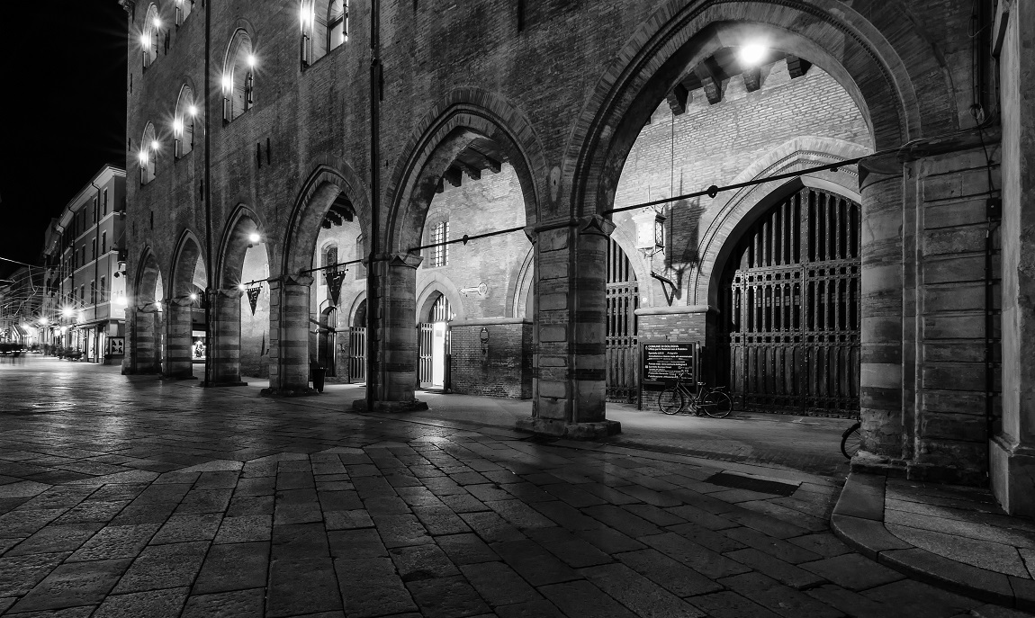 porticoes of Palazzo d'Accursio...