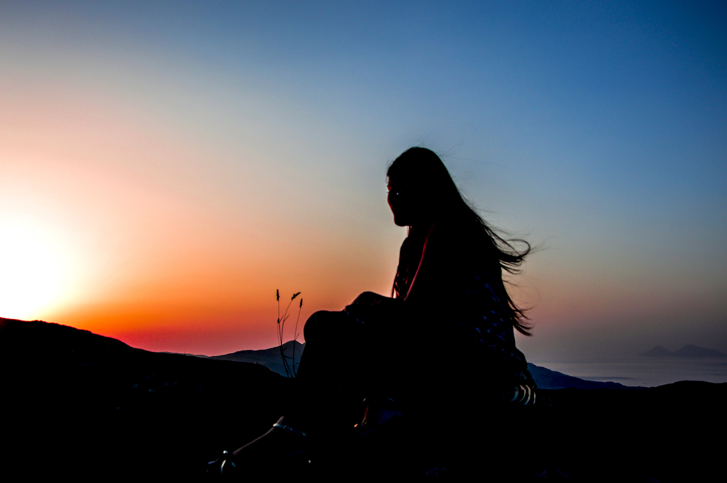 The girl watch the sunset!...