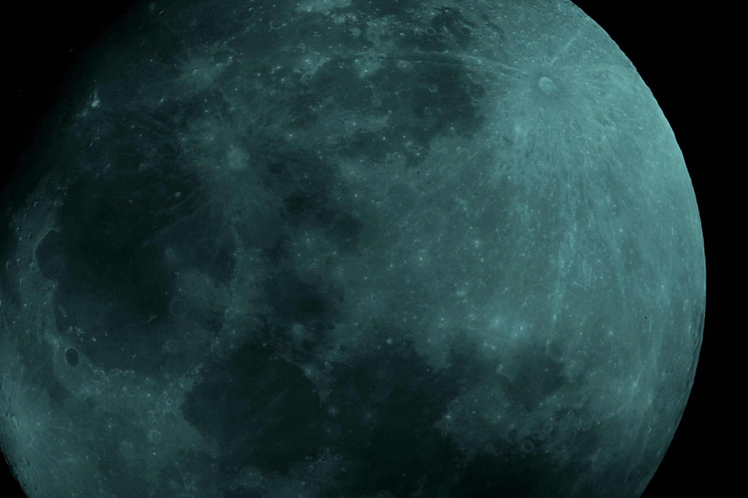 Photo lunar camera on the telescope...
