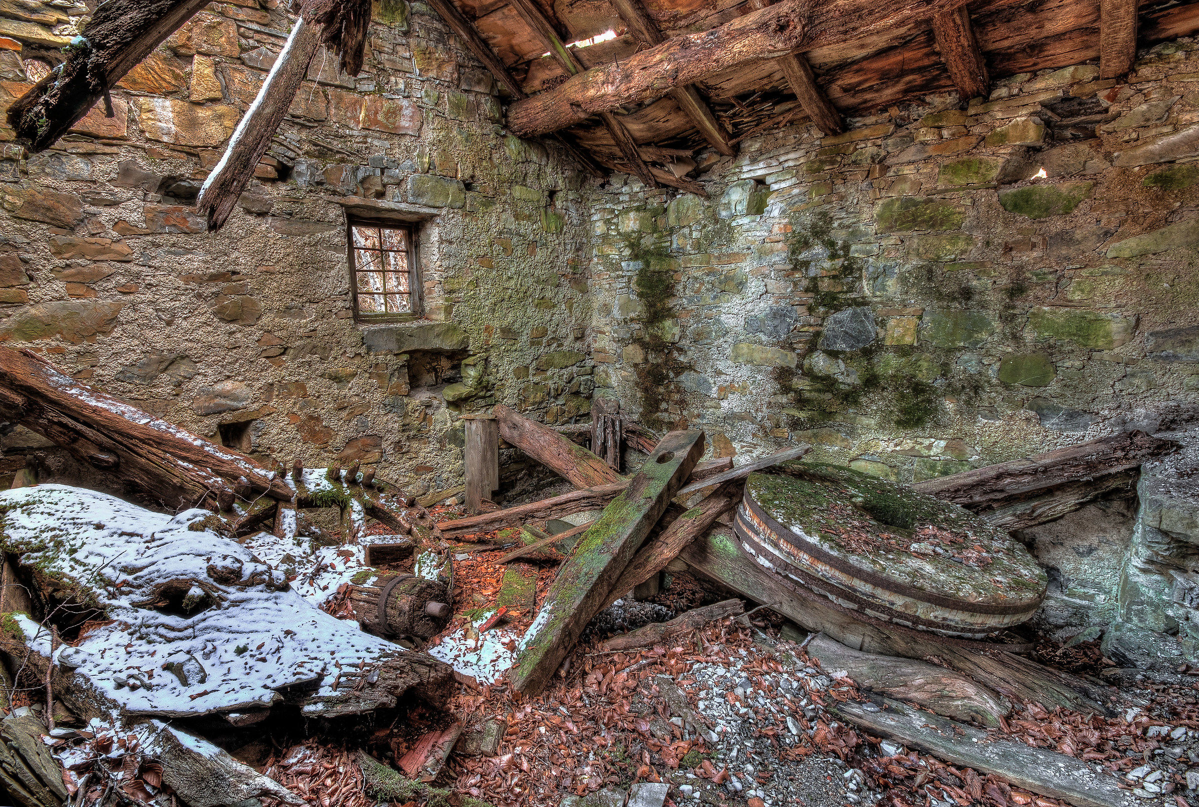 Mill cats, Valley of Campassi (Al) old mole...