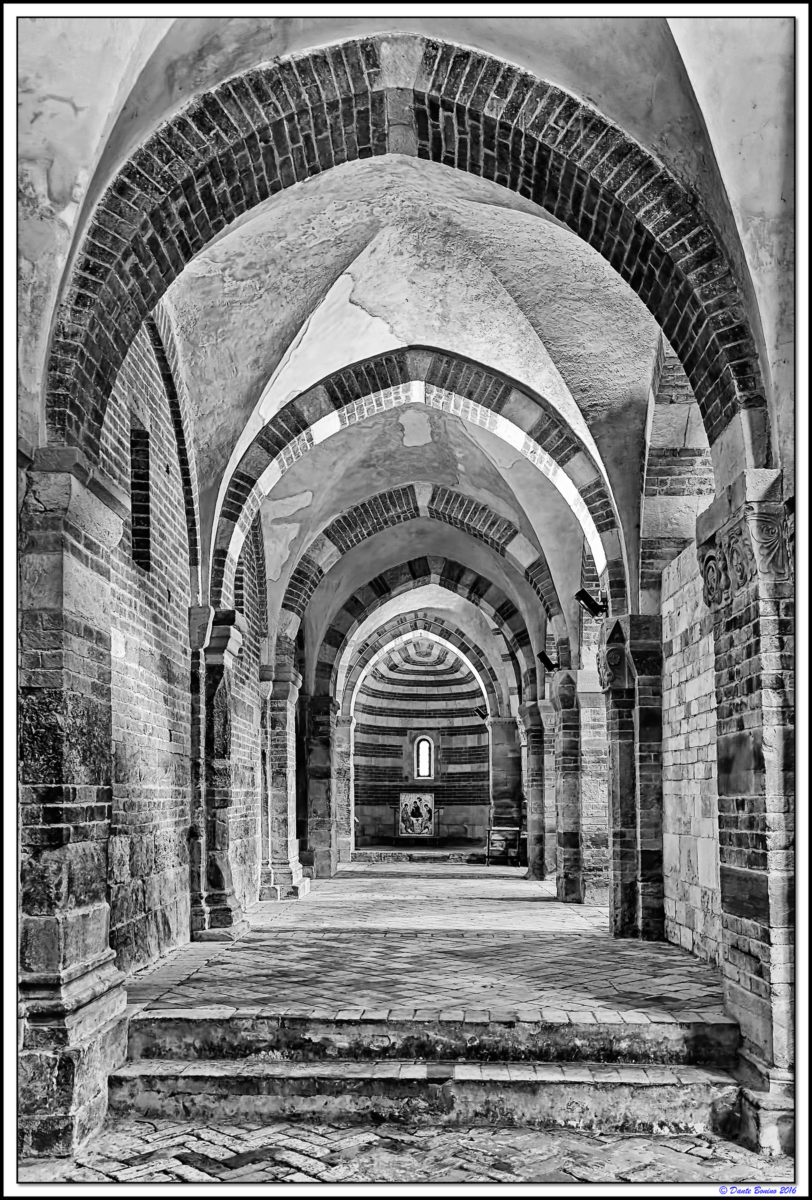 Abbazia di Vezzolano: Navata sinistra...