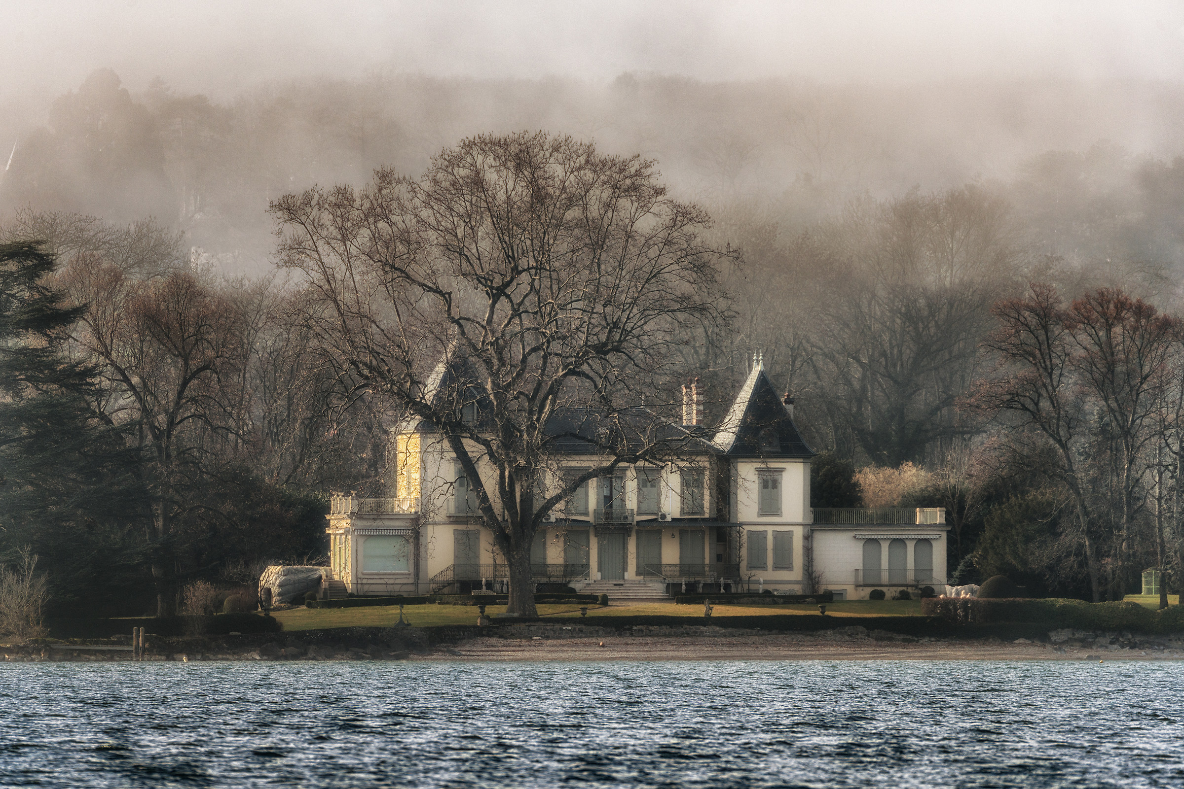 Mansion of Leman lake...