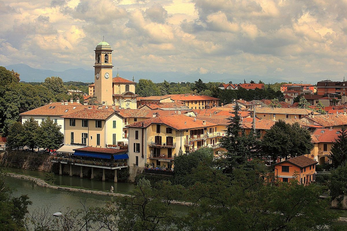 Canonica vista da Vaprio d'Adda...