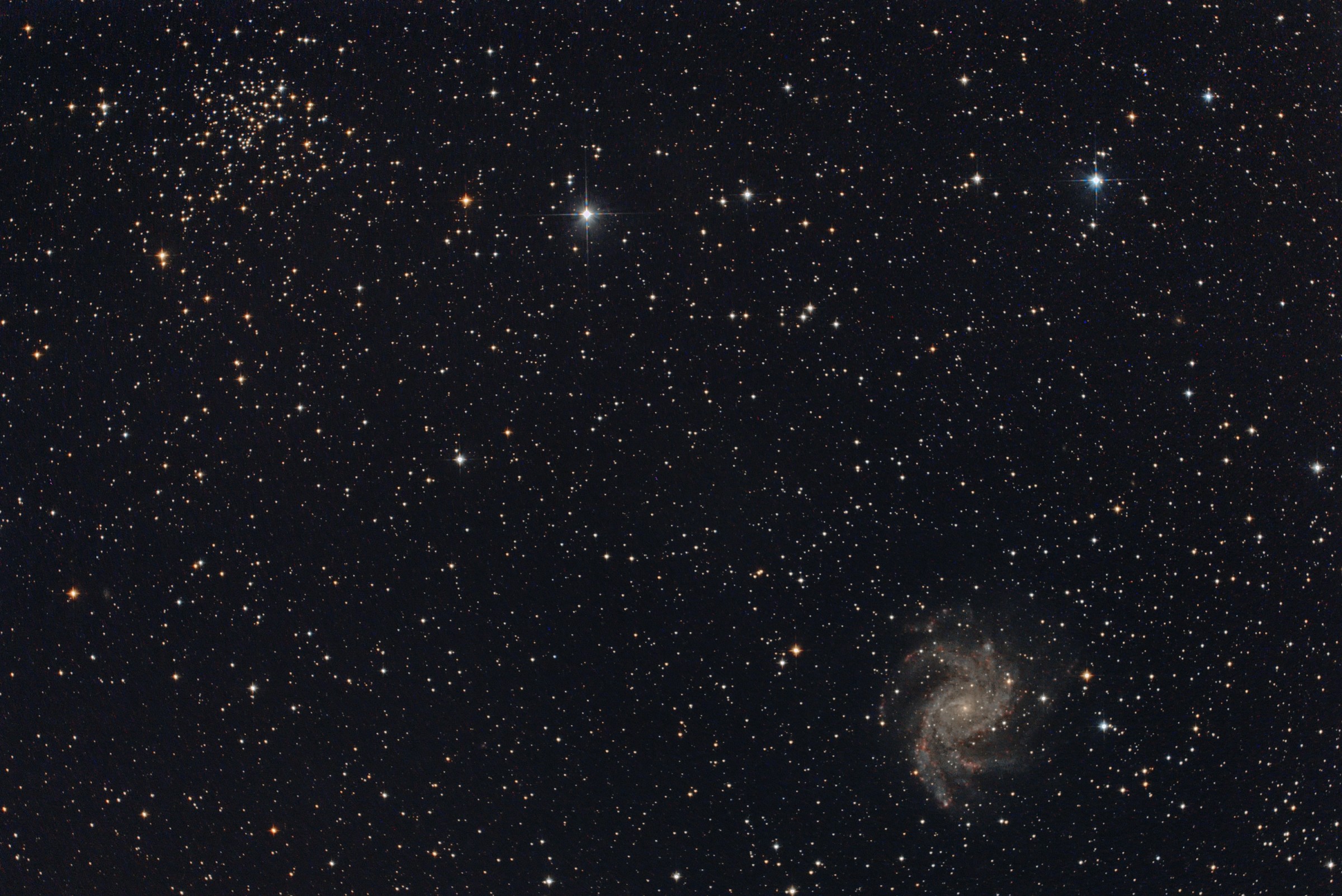 Open cluster in Cepheus and galassietta...