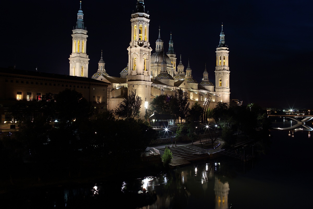 Pilar Basilica at night view from the bridge of stone...