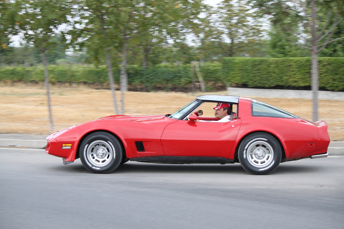 racing vintage cars...