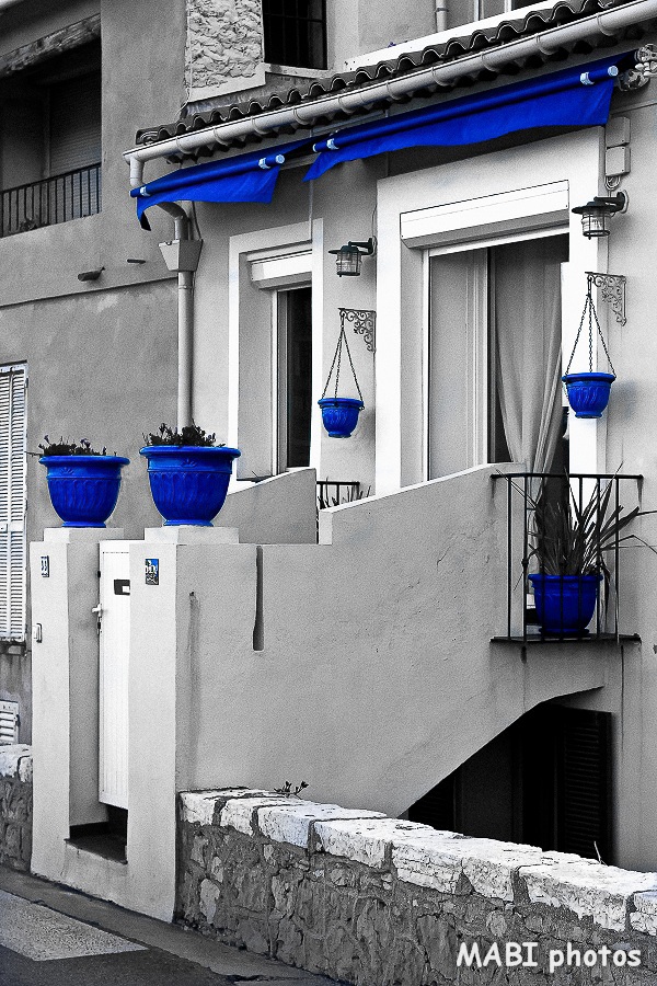 La casa dai vasi blu...