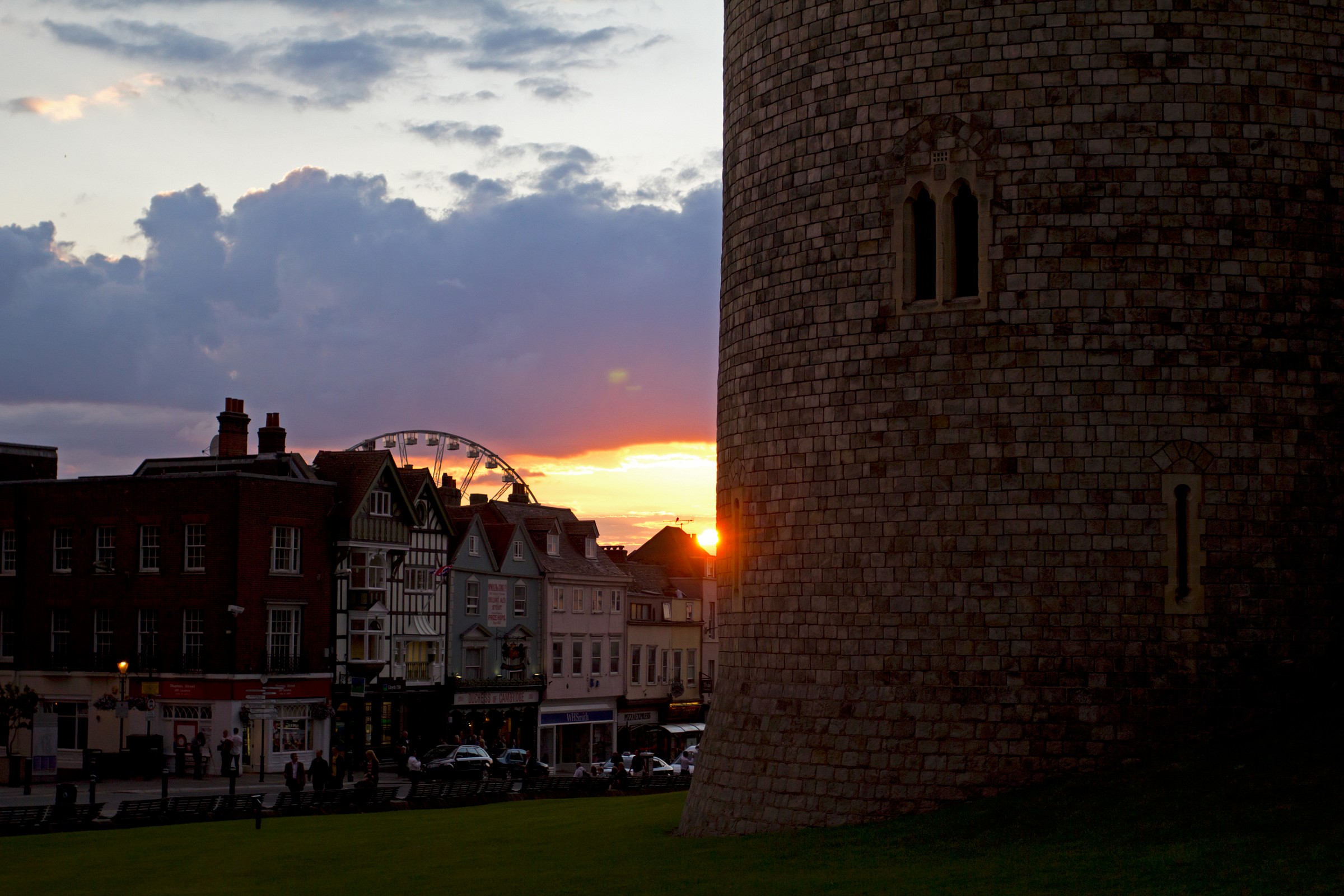 Windsor, sunset between past and present...