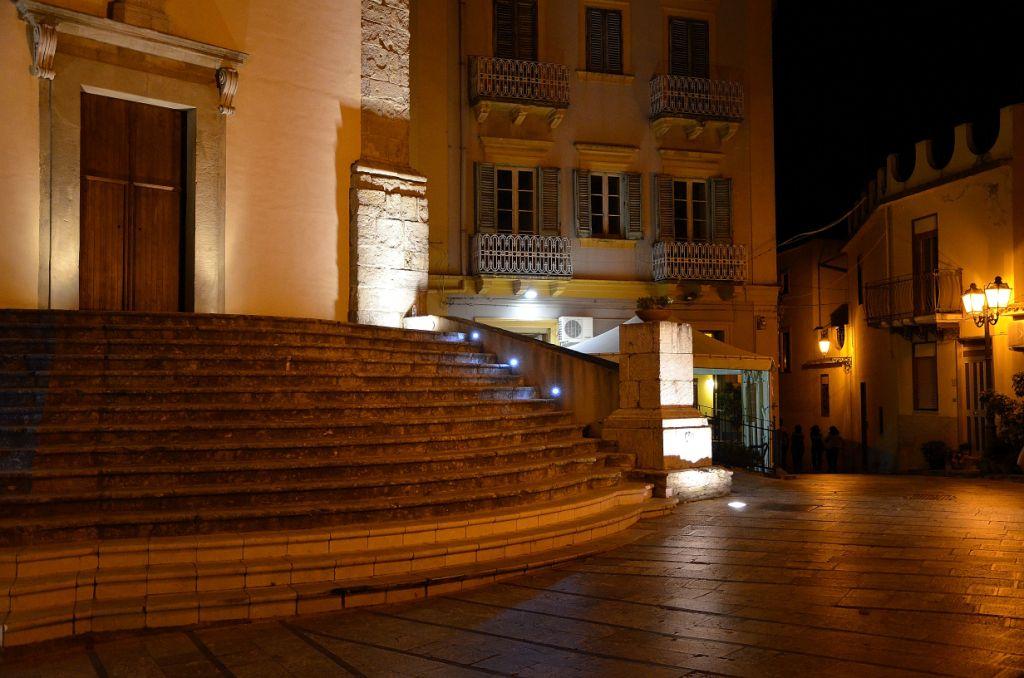 glimpse of San Pier Niceto (me)...