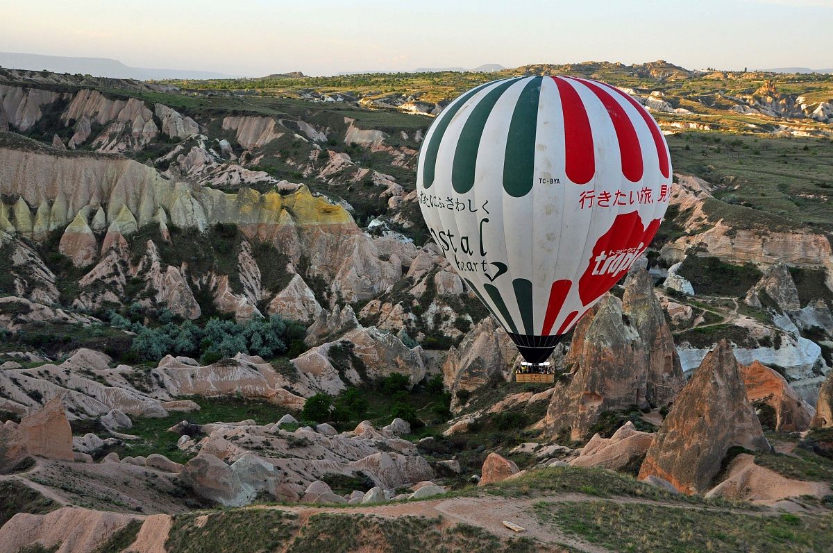 2 Hot Air Balloons in Cappadocia...