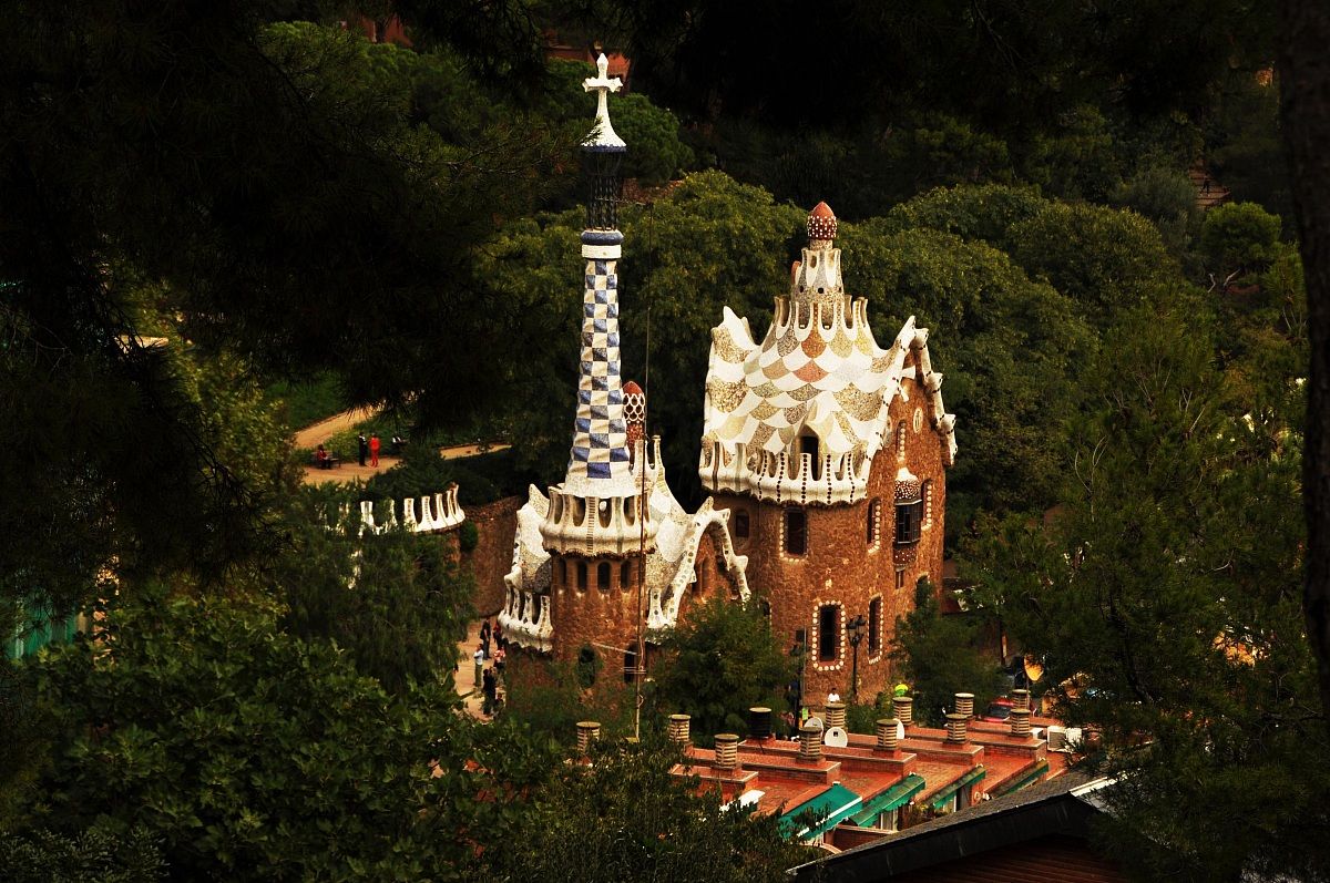 Barcelona Park Guell Gaudi...