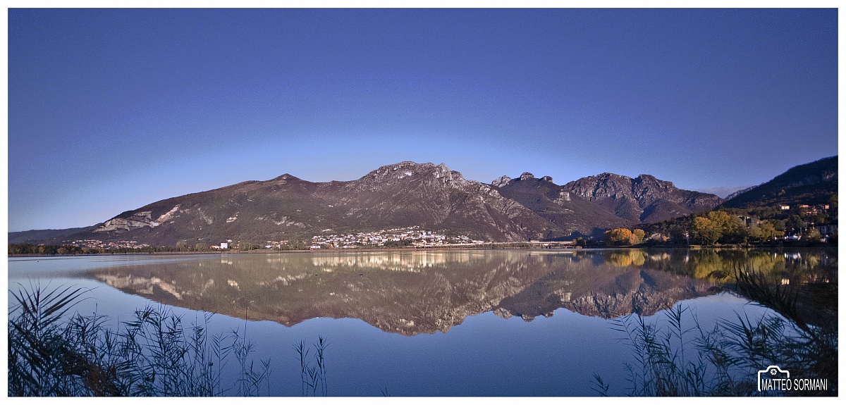 riflessi sul lago...
