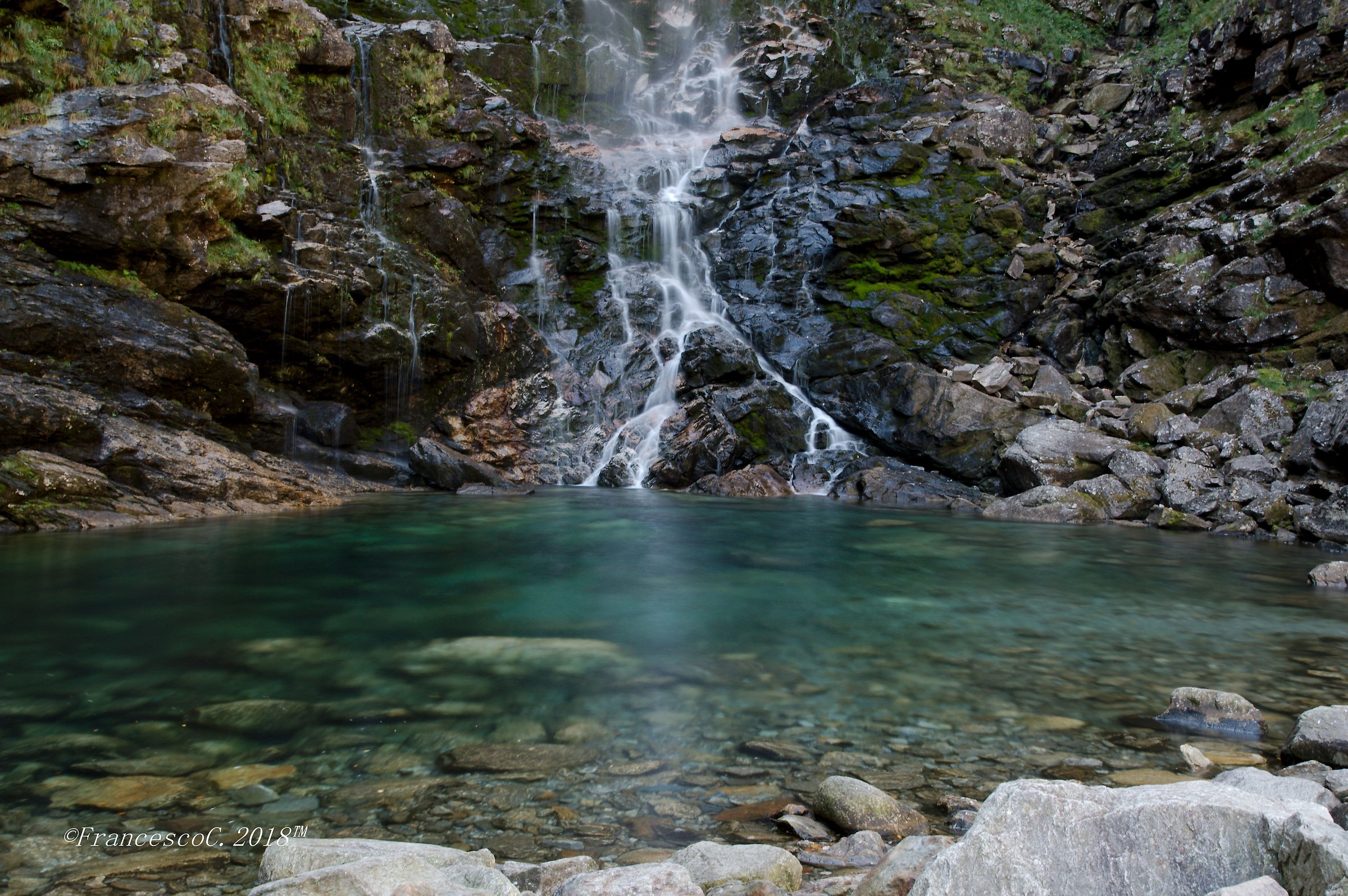 Waterfall of the Froda/Valle Verzasca ...
