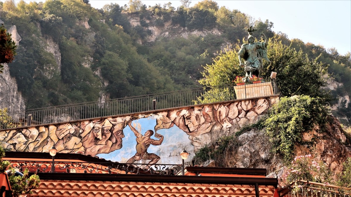 Murales in Sant'Angelo le Fratte...