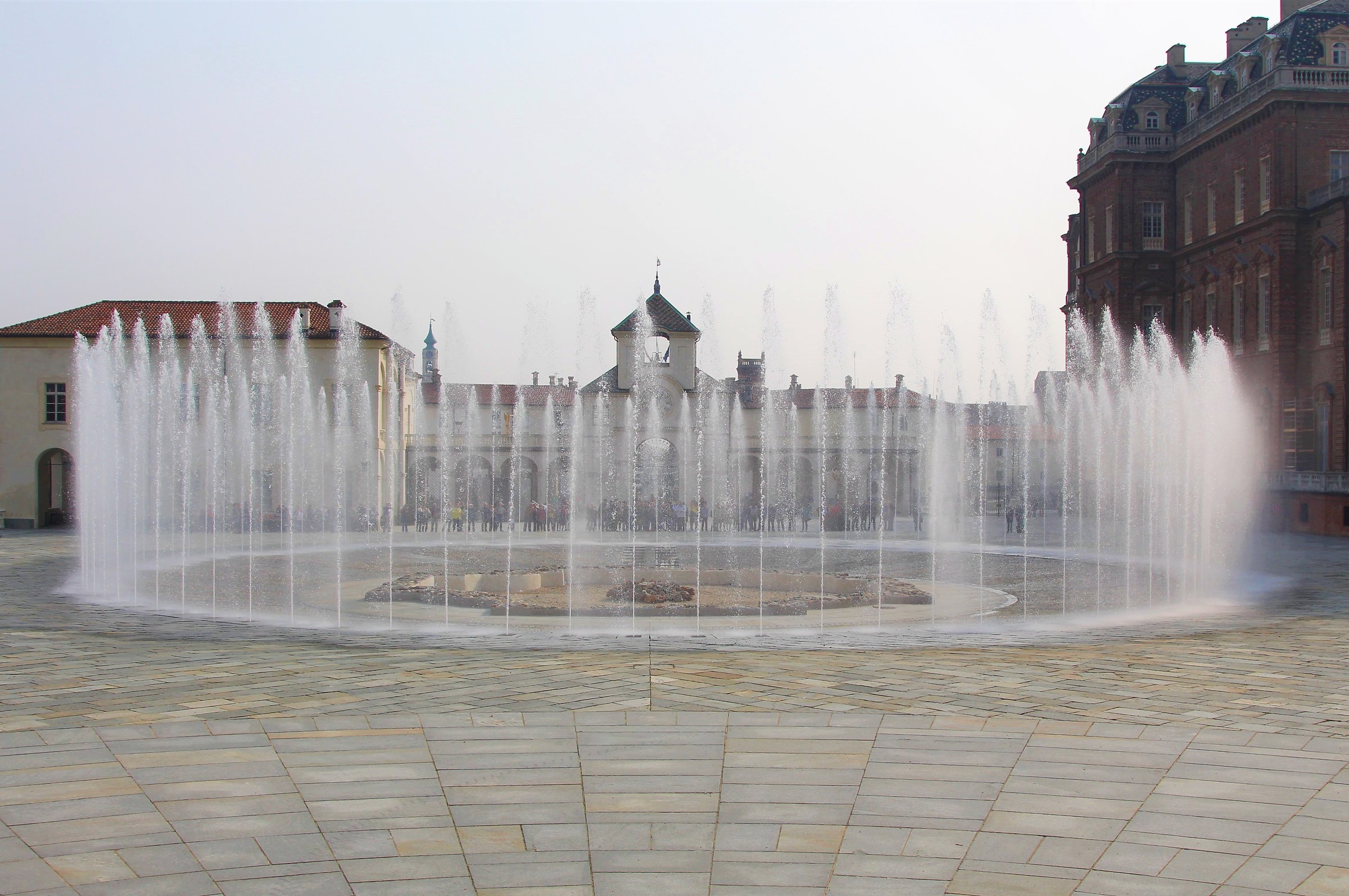 The dancing fountain in front of Venaria Palace...