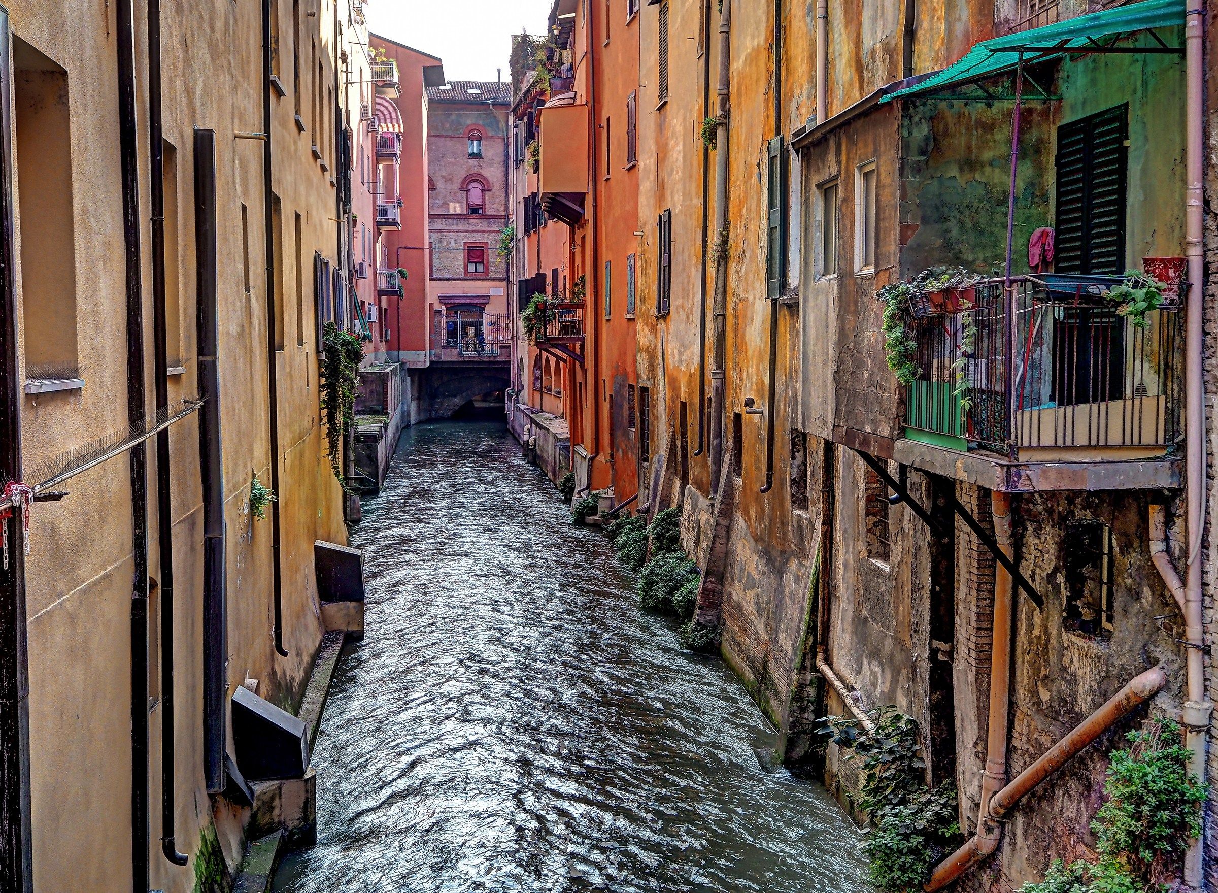 Bologna channel of Moline from via Piella...