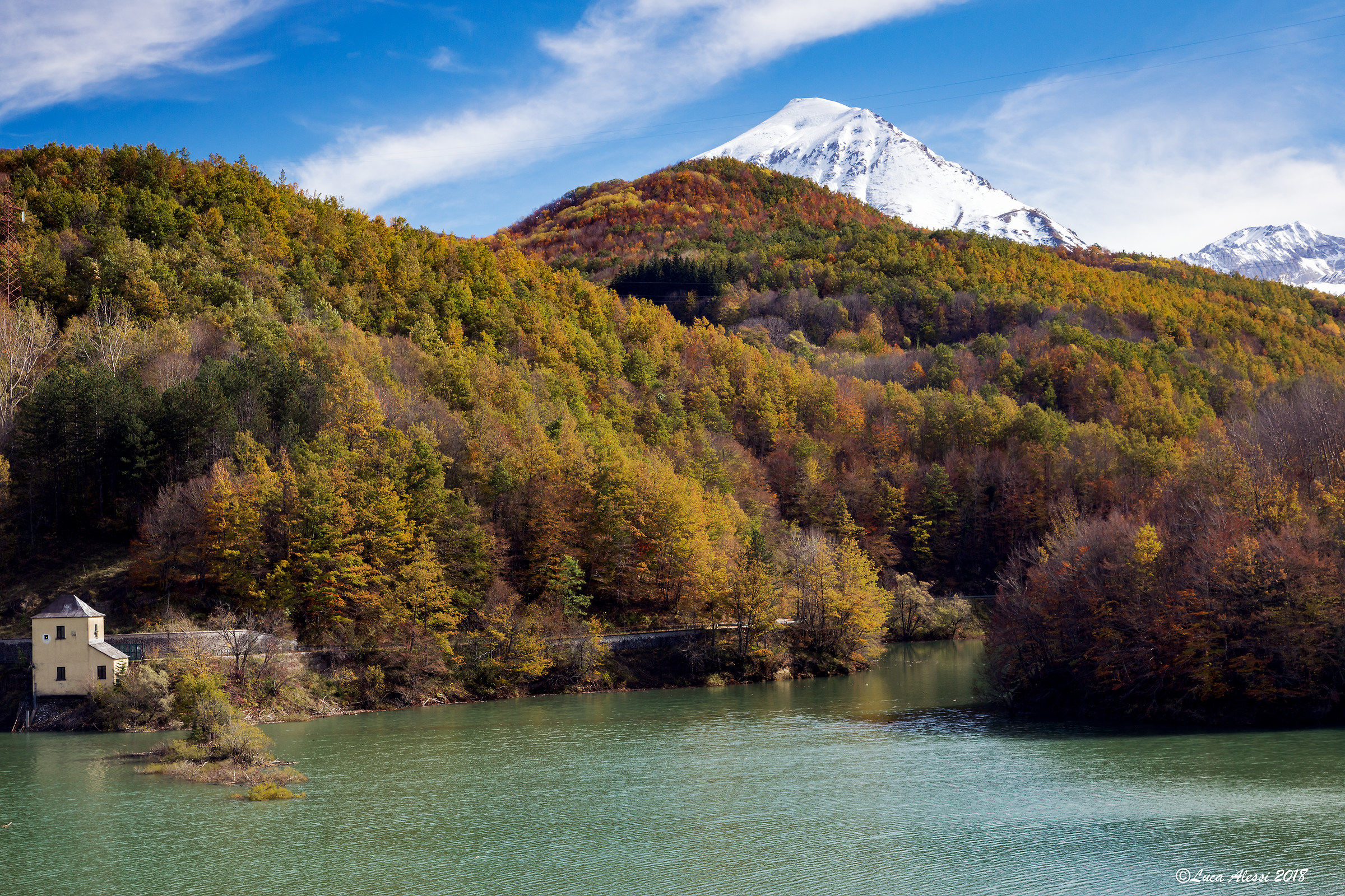 Lago Provvidenza agghindato d'autunno...
